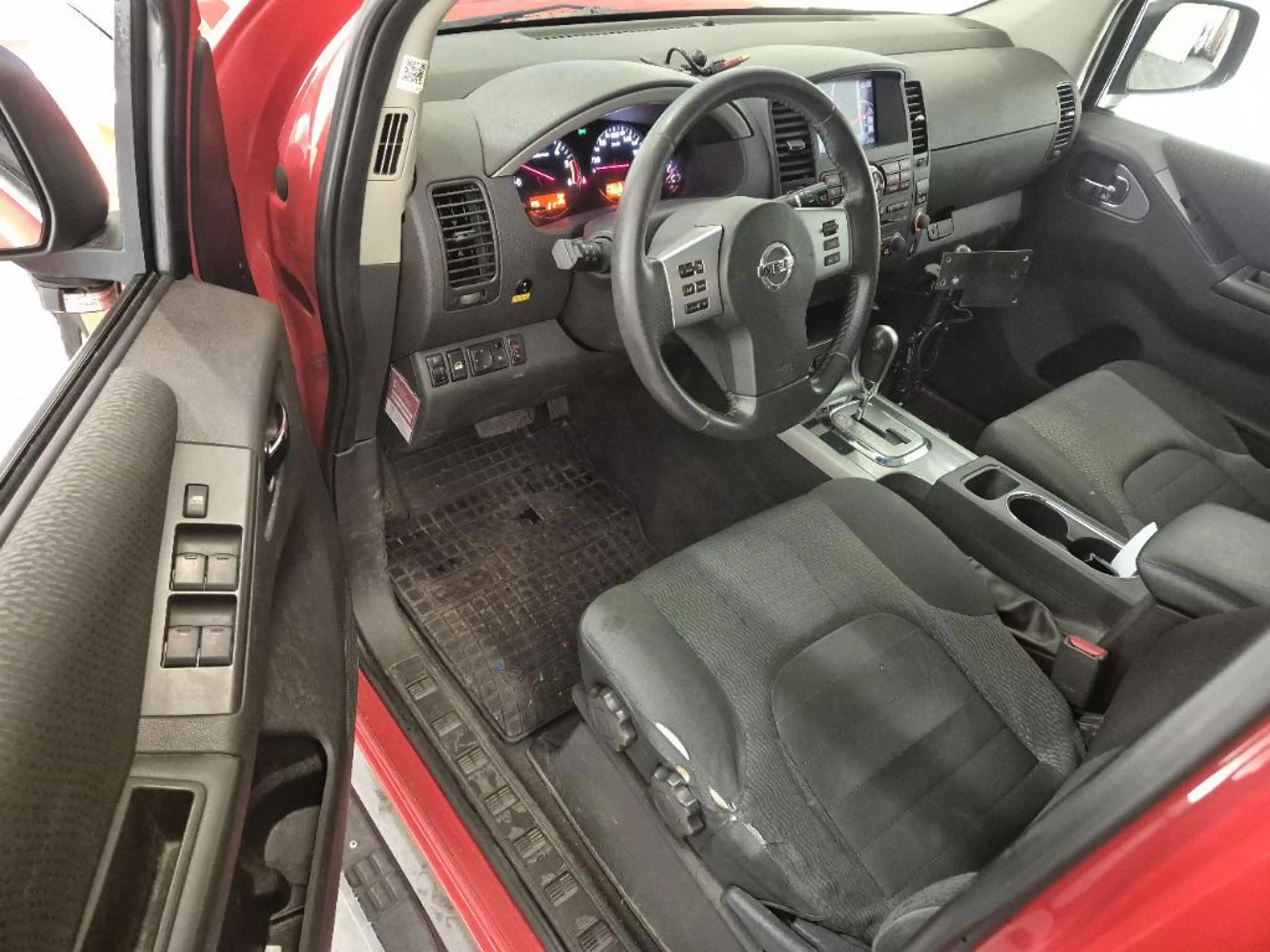 Nissan Pathfinder 2.5 dCi SE — photo 7