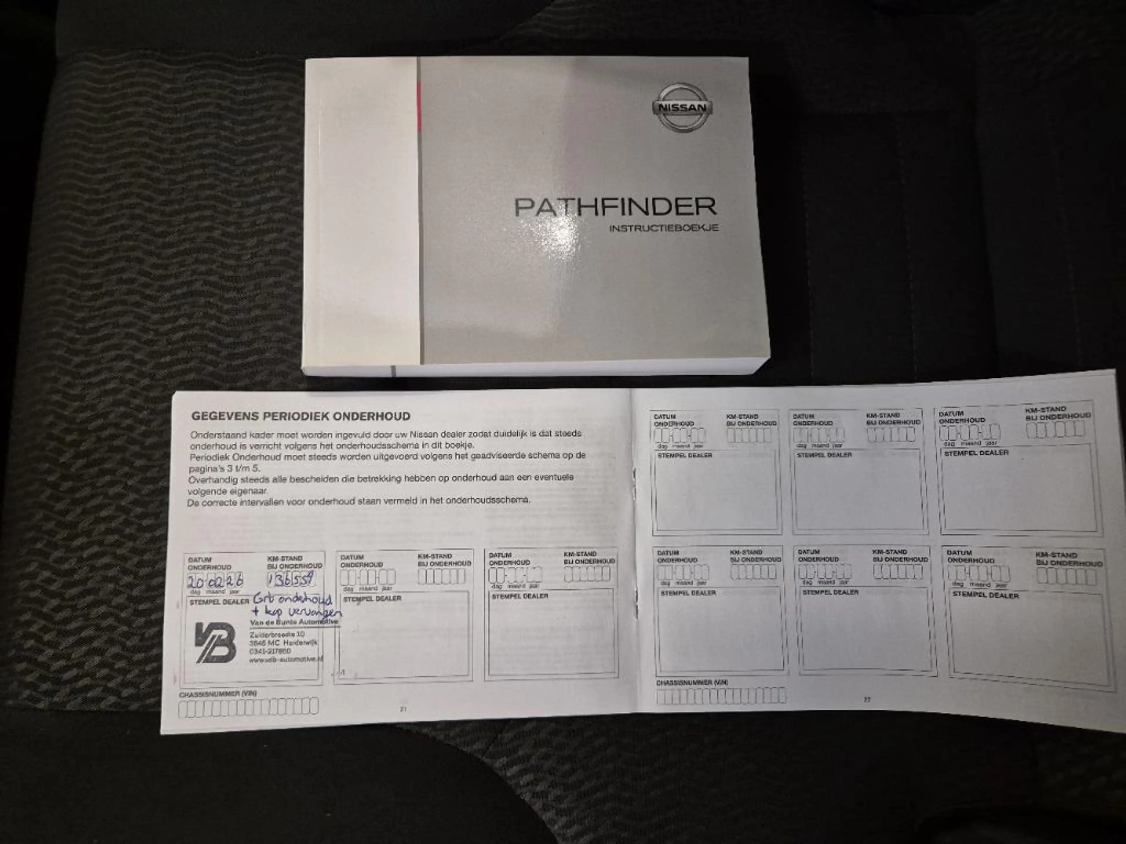 Nissan Pathfinder 2.5 dCi SE — photo 12