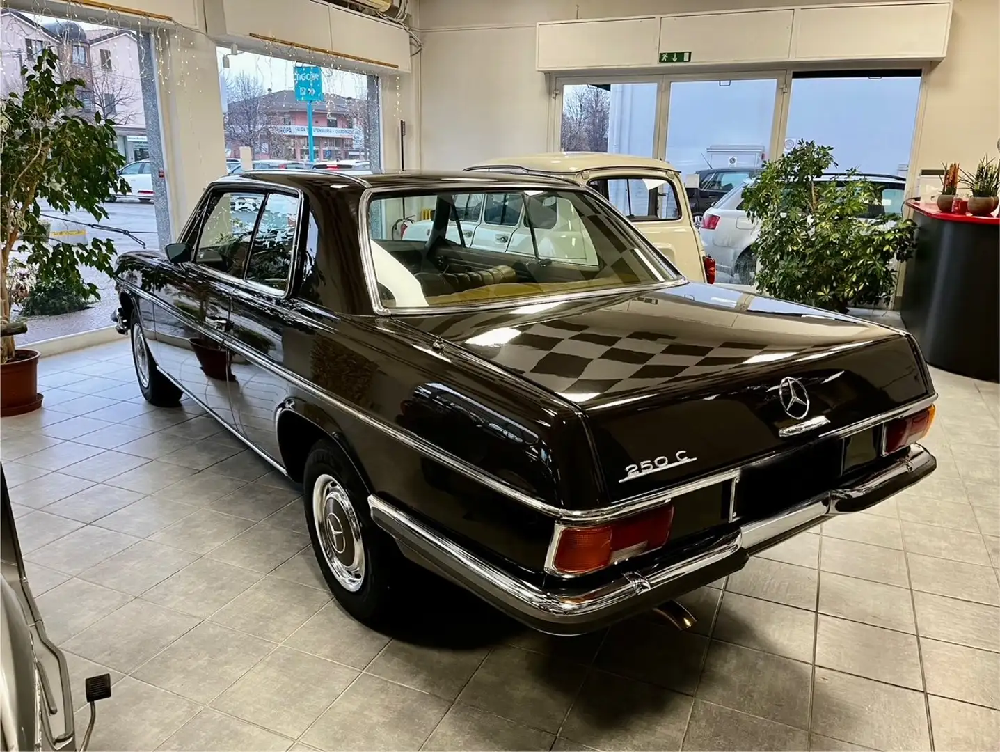 Mercedes-Benz 250 8 coupe Braun - 2