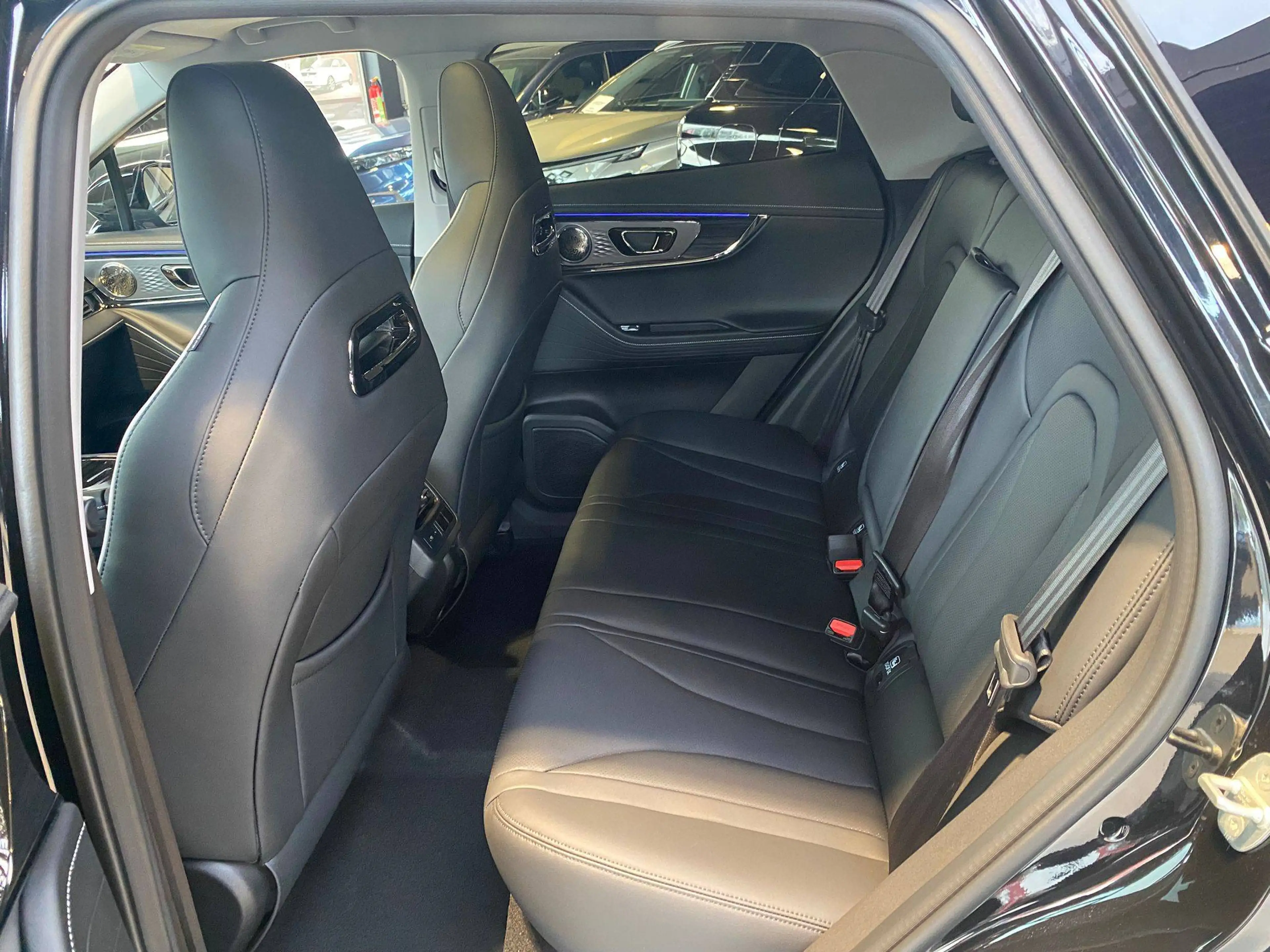 Omoda 5 SHS-H Premium 7 jaar garantie -€2991 Directiewagen!!! — photo 9