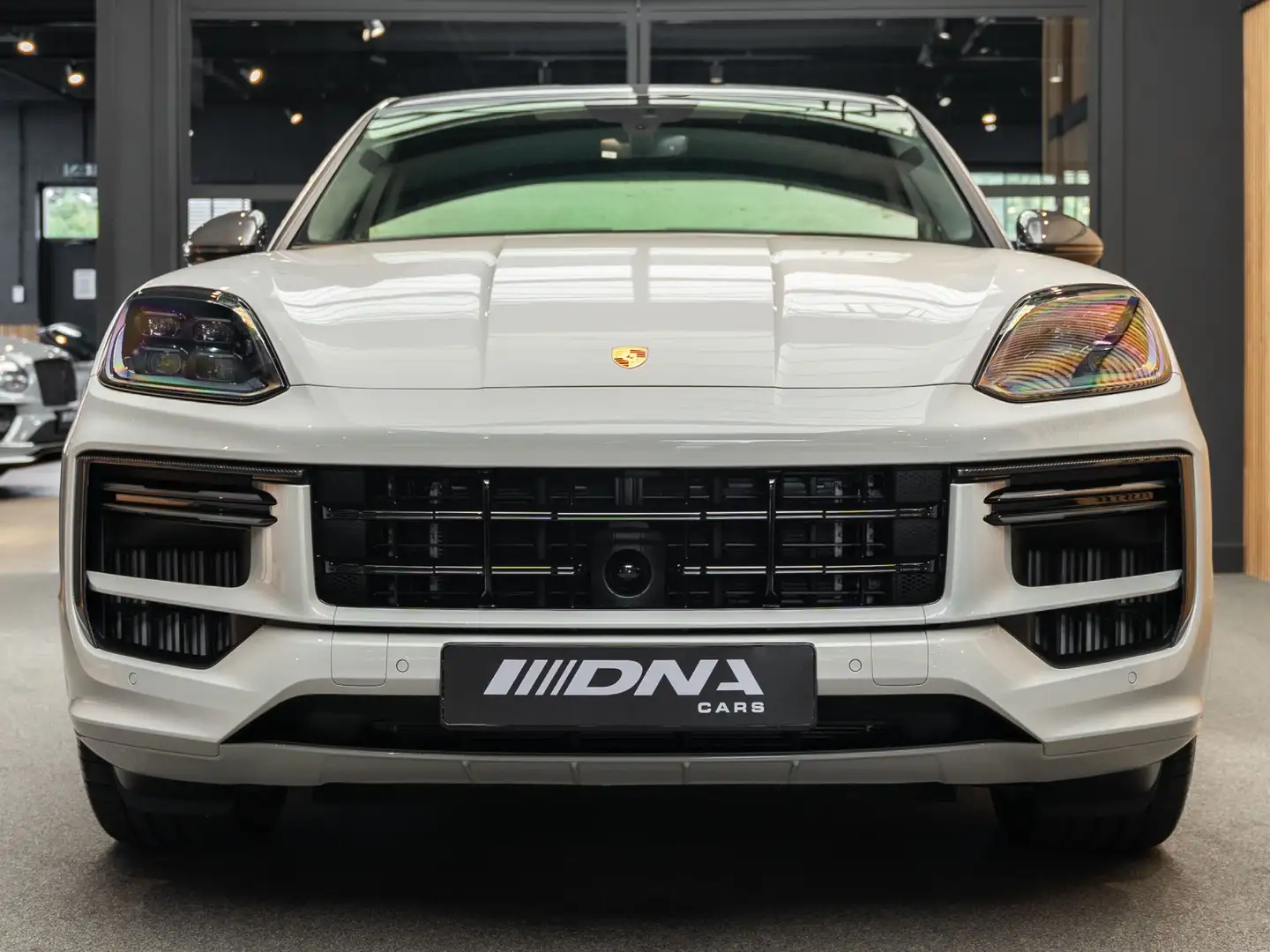 Porsche Cayenne Coupé Turbo E-Hybrid Carbon Sport Uitlaat 4.0 Turb Gris - 2
