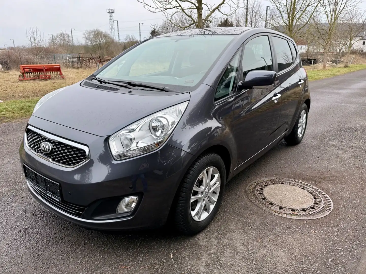 Kia Venga 1.6 CVVT Dream Team Edition Automatik 2.Hd Šedá - 1