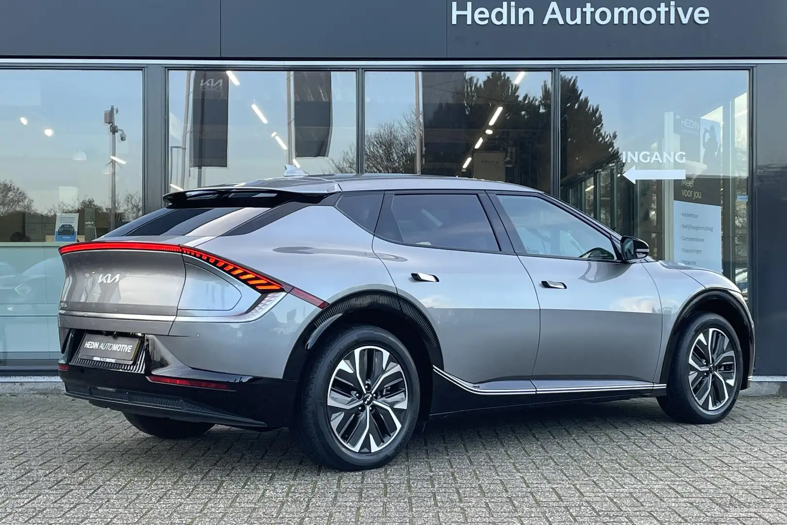 Kia EV6 Plus 77.4 kWh | Navigatie | Leder | Elek. Stoelen Grijs - 2