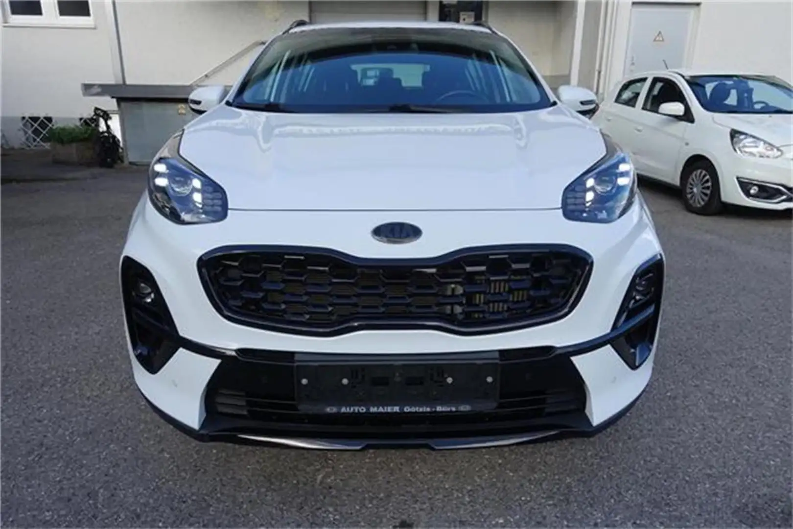 Kia Sportage 1,6 CRDI SCR Black Edition Weiß - 2