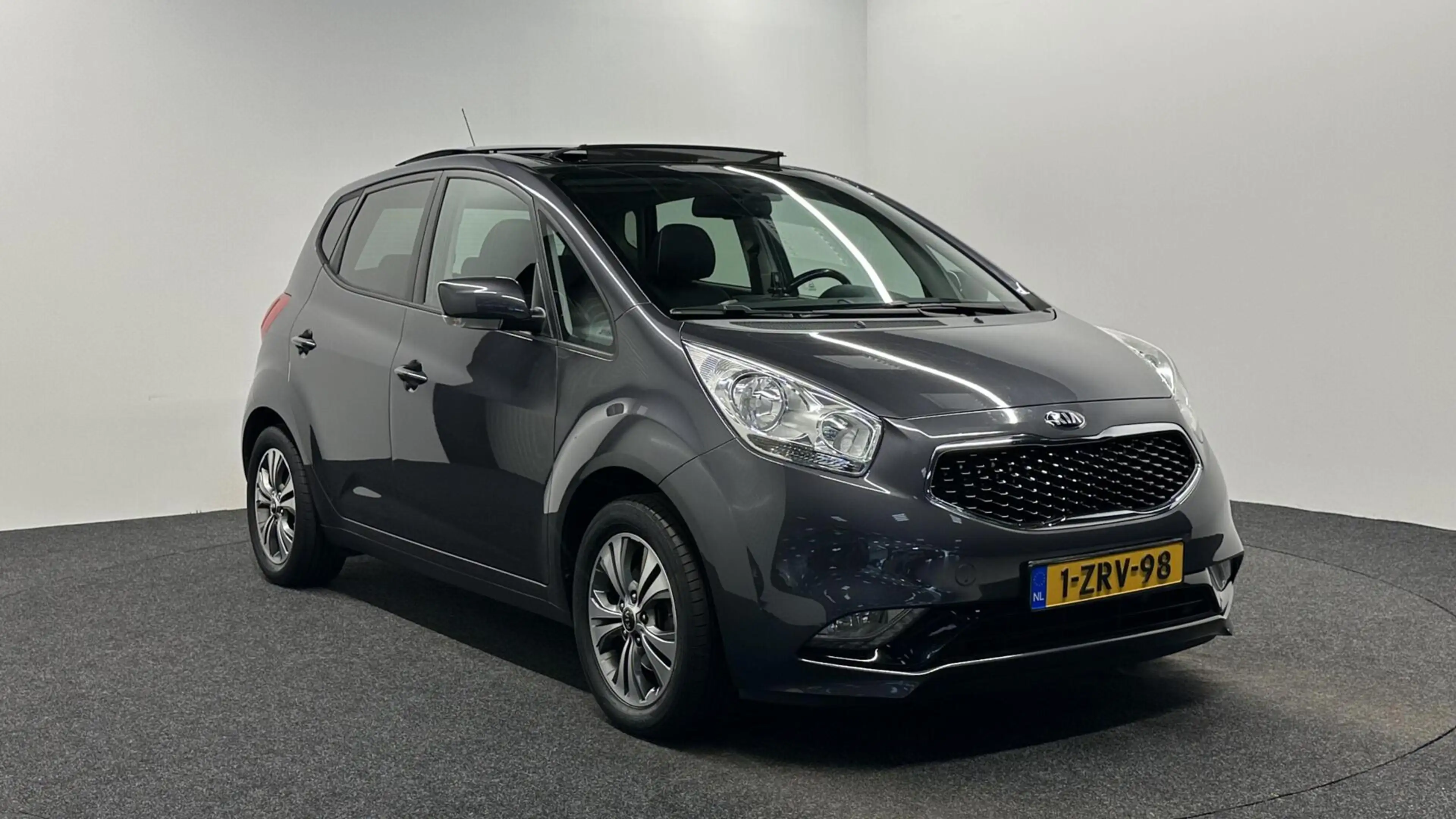 Kia Venga 1.6 CVVT First Edition PANO CAMERA NAVI CRUISE ECC — photo 3