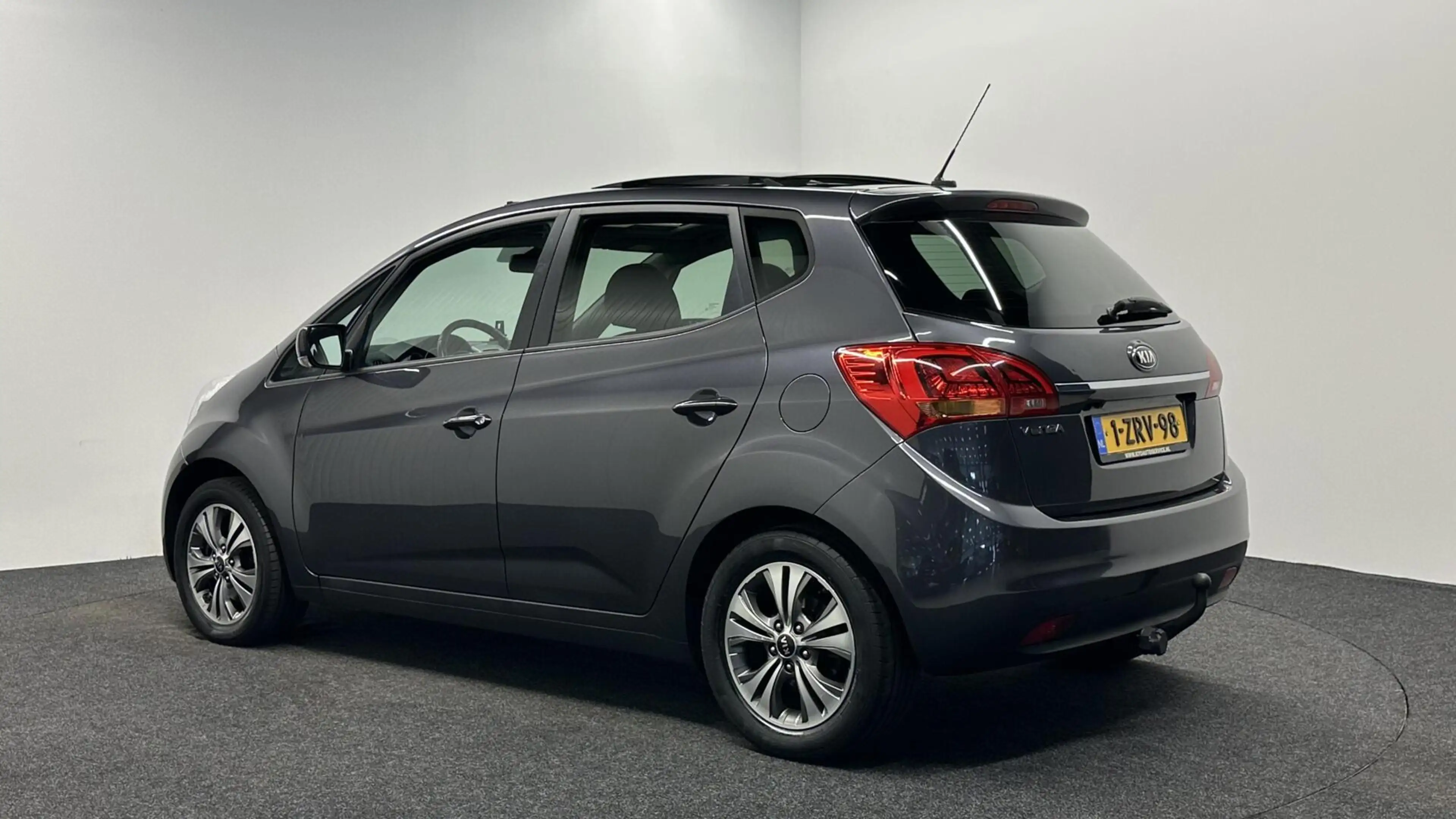 Kia Venga 1.6 CVVT First Edition PANO CAMERA NAVI CRUISE ECC — photo 4