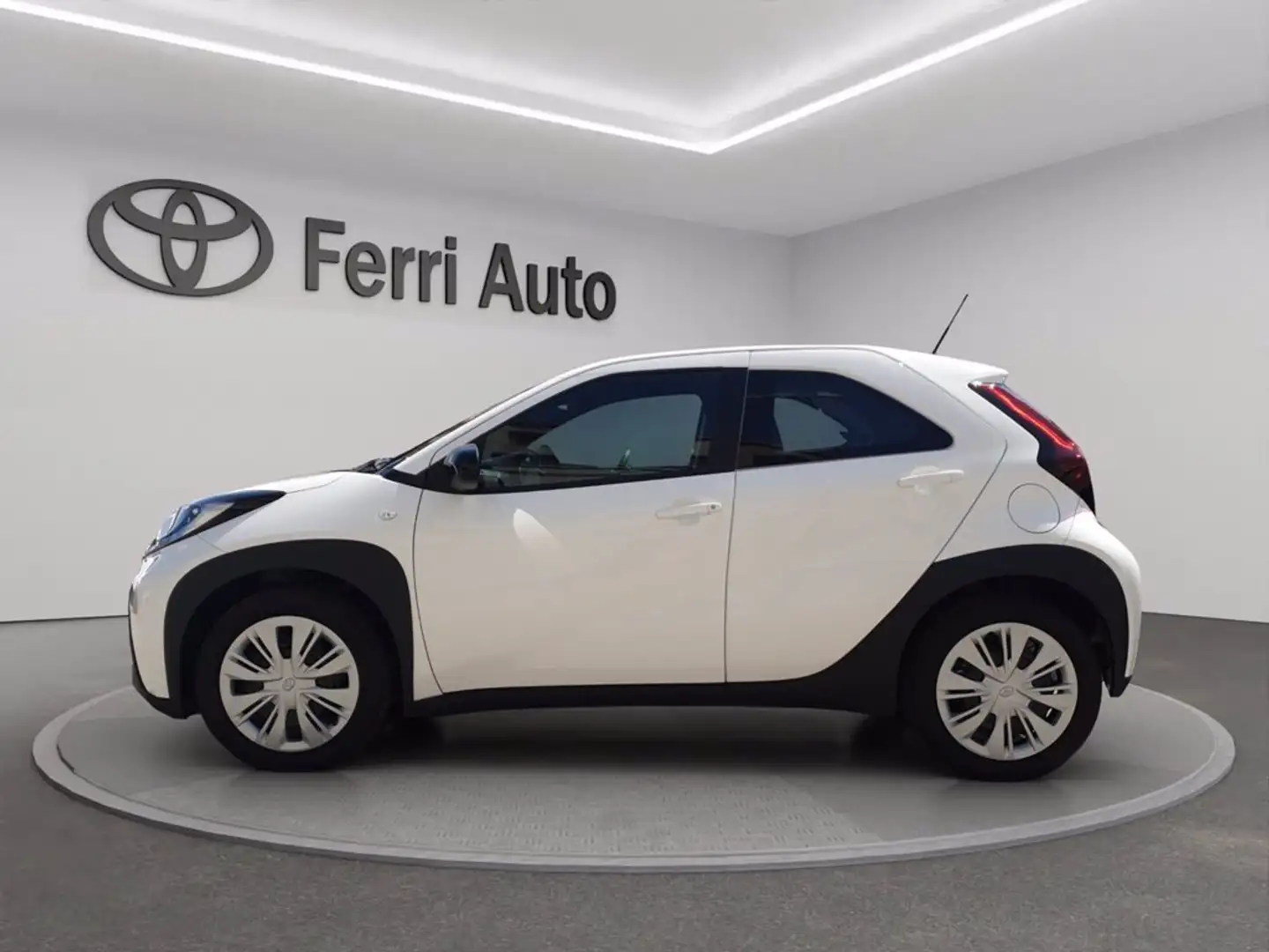Toyota Aygo X 1.0 active 72cv Blanc - 2