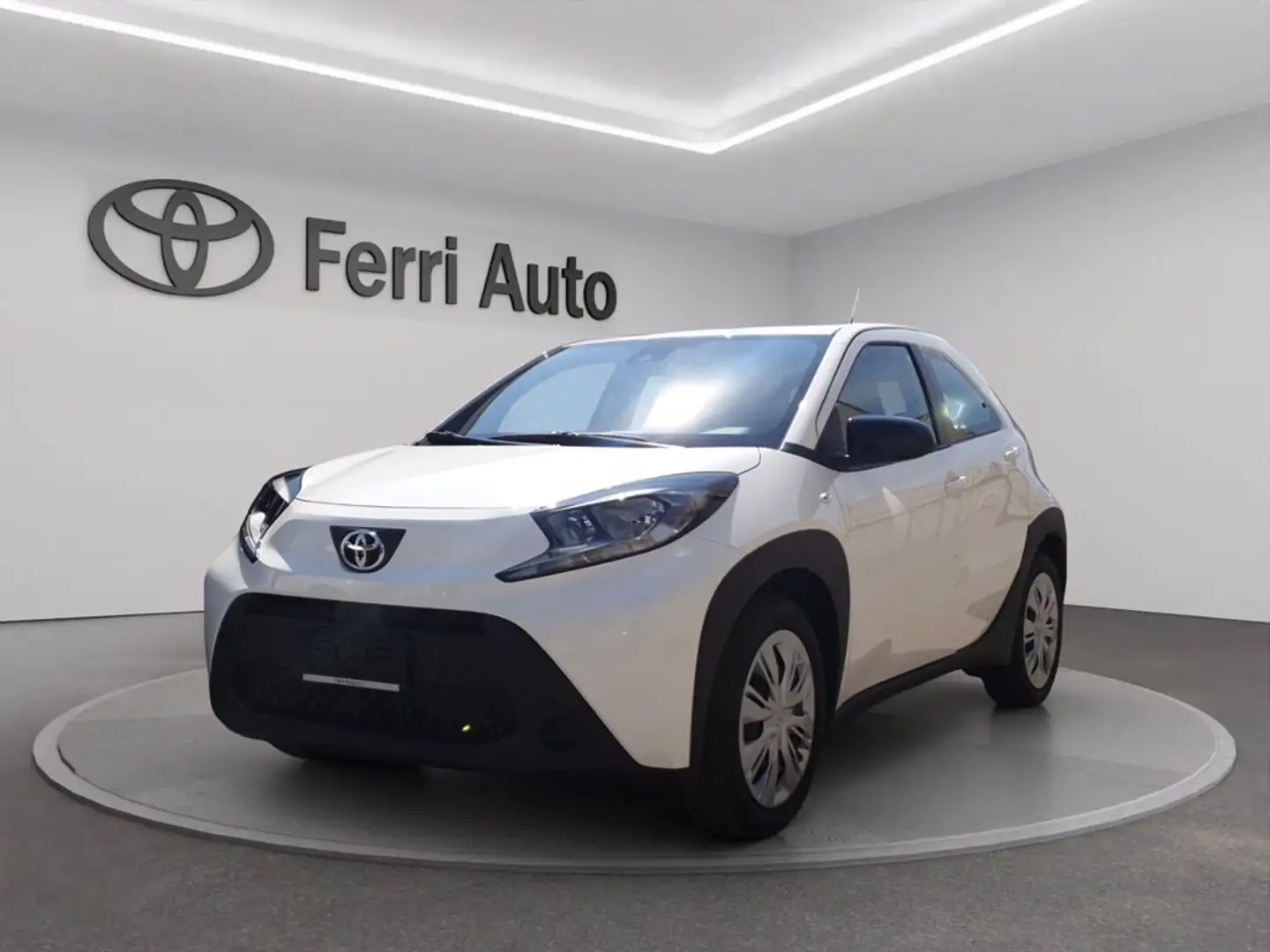 Toyota Aygo X 1.0 active 72cv Blanc - 1