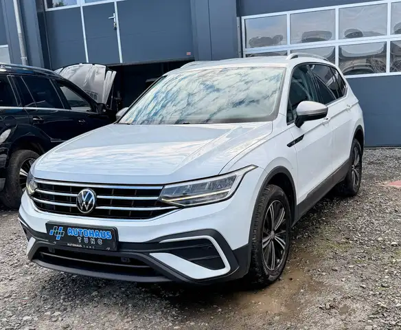 Volkswagen Tiguan Allspace 2.0 TDI, Life, 7 Sitzer, AHK, Rückfahrkamera, Navi