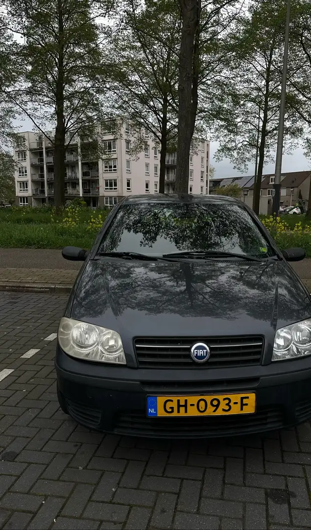 Fiat Punto 1.2 Active Grijs - 1