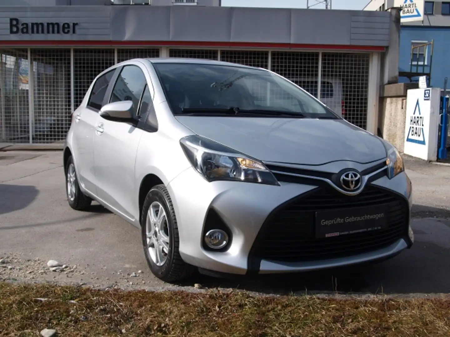 Toyota Yaris Yaris 1,0 Edition Silber - 1