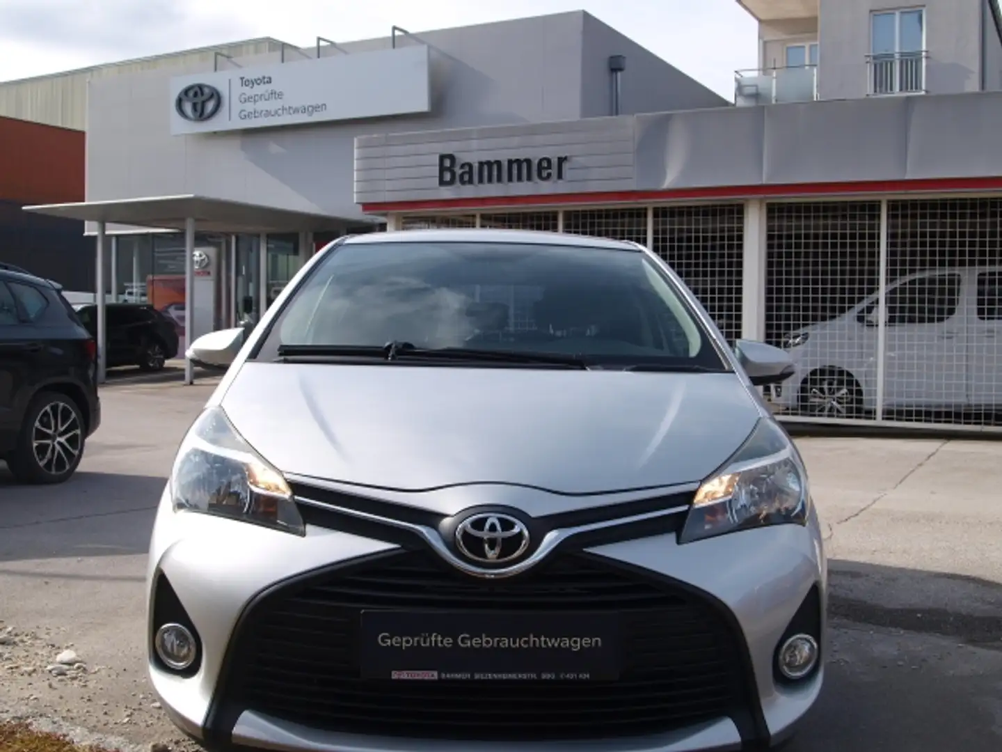 Toyota Yaris Yaris 1,0 Edition Silber - 2
