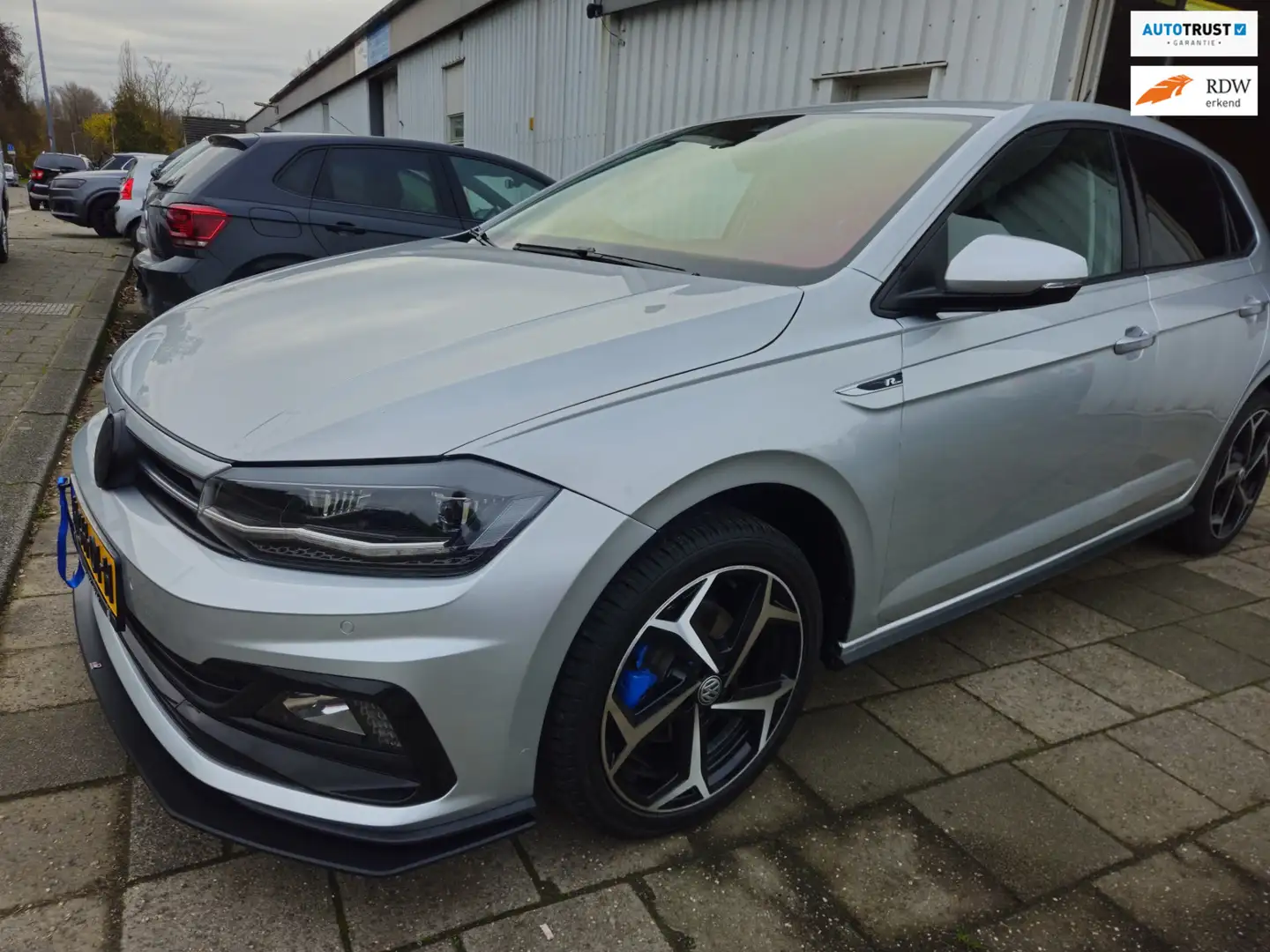 Volkswagen Polo 1.5 TSI Highline Business R Grijs - 1