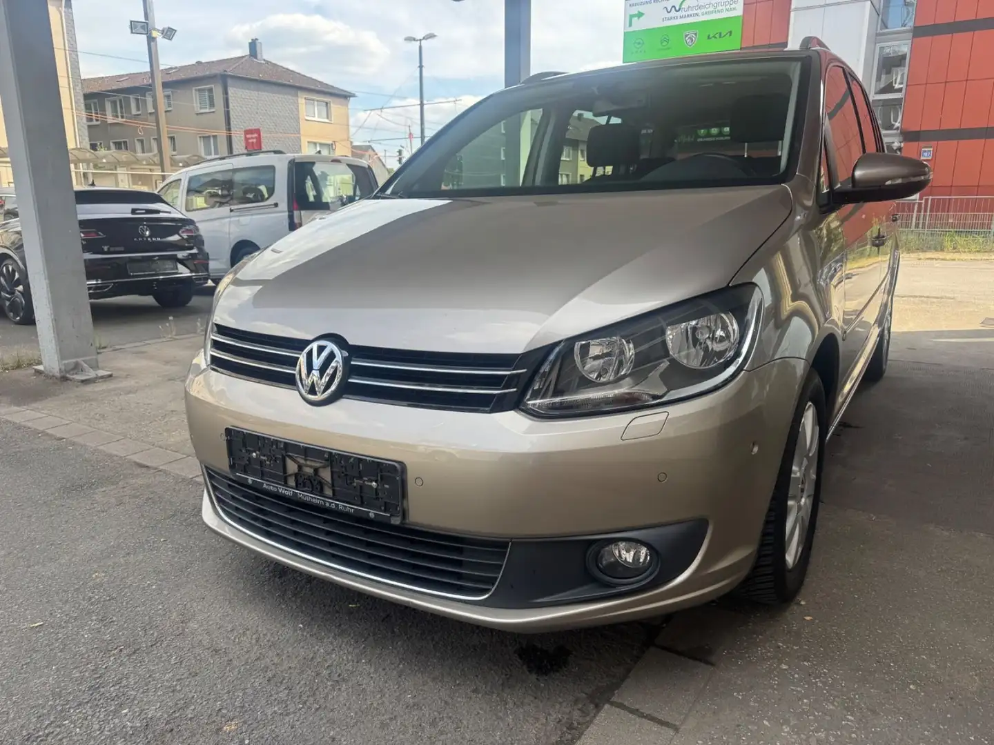 Volkswagen Touran Cup 7-Sitzer Navi Bej - 1