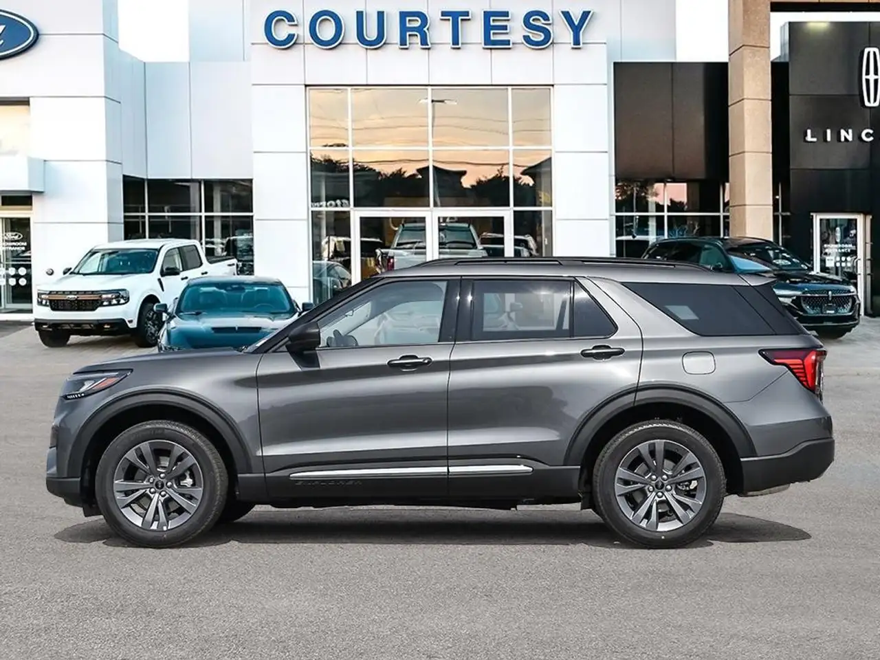 Ford Explorer снимка Ford Explorer
