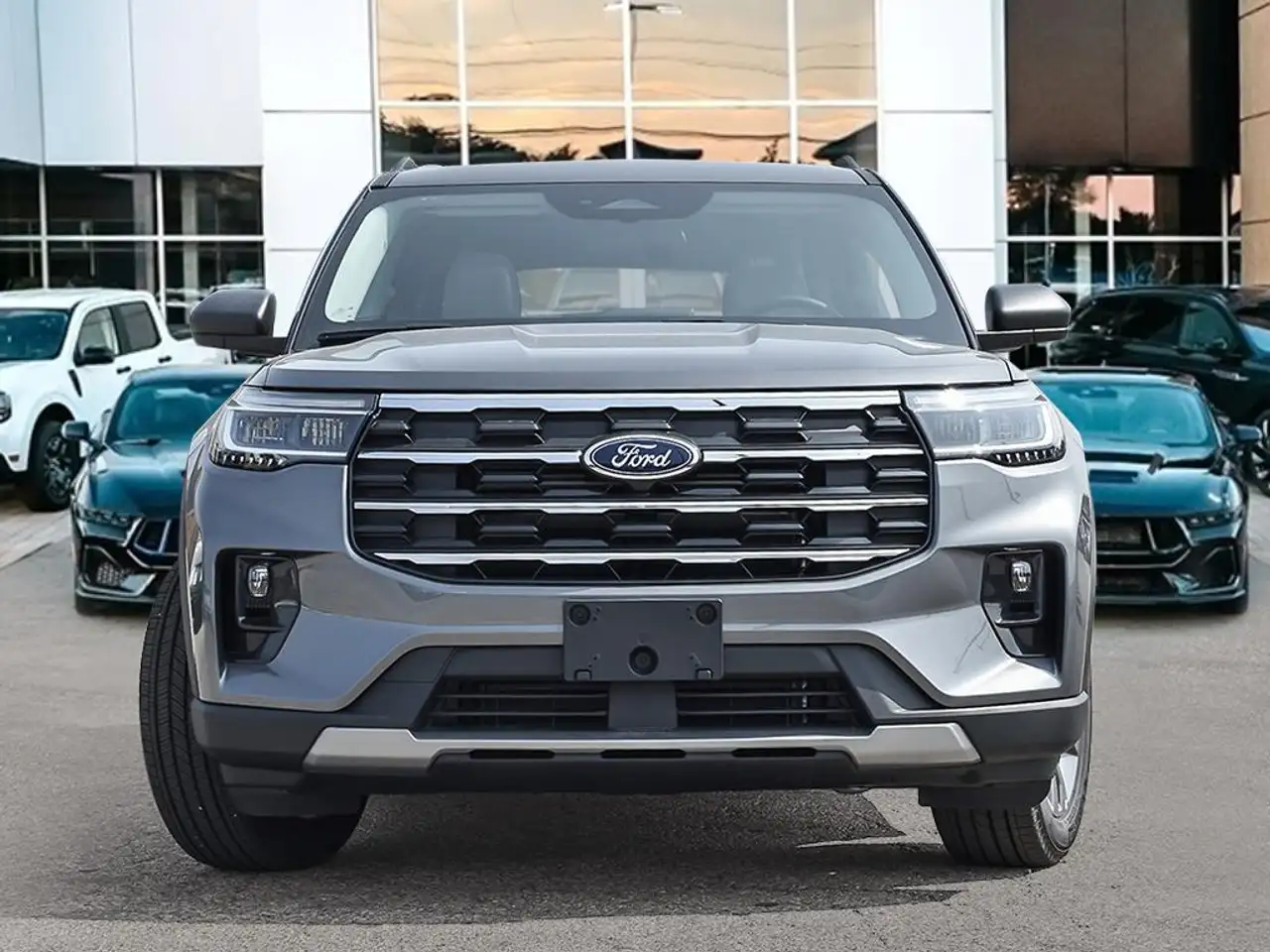 Ford Explorer снимка Ford Explorer