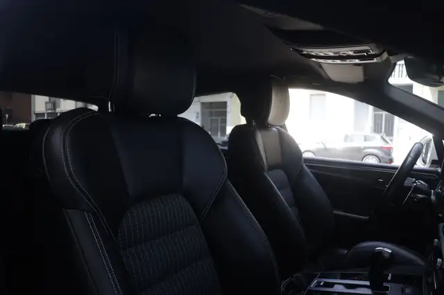 Porsche Macan view 6