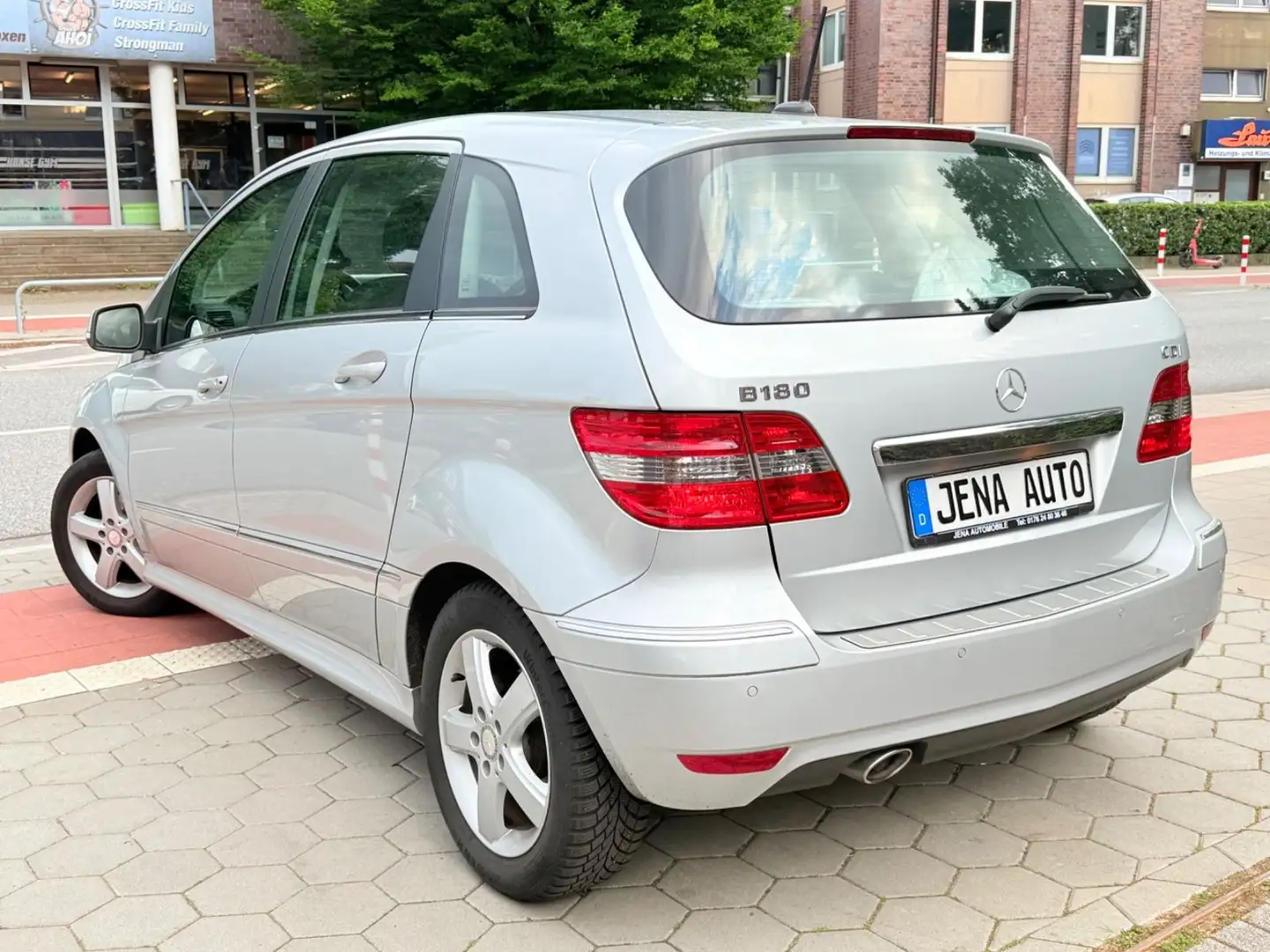 Mercedes-Benz B 180 CDI Automatik T.Leder Scheckheft SHZ Zilver - 2