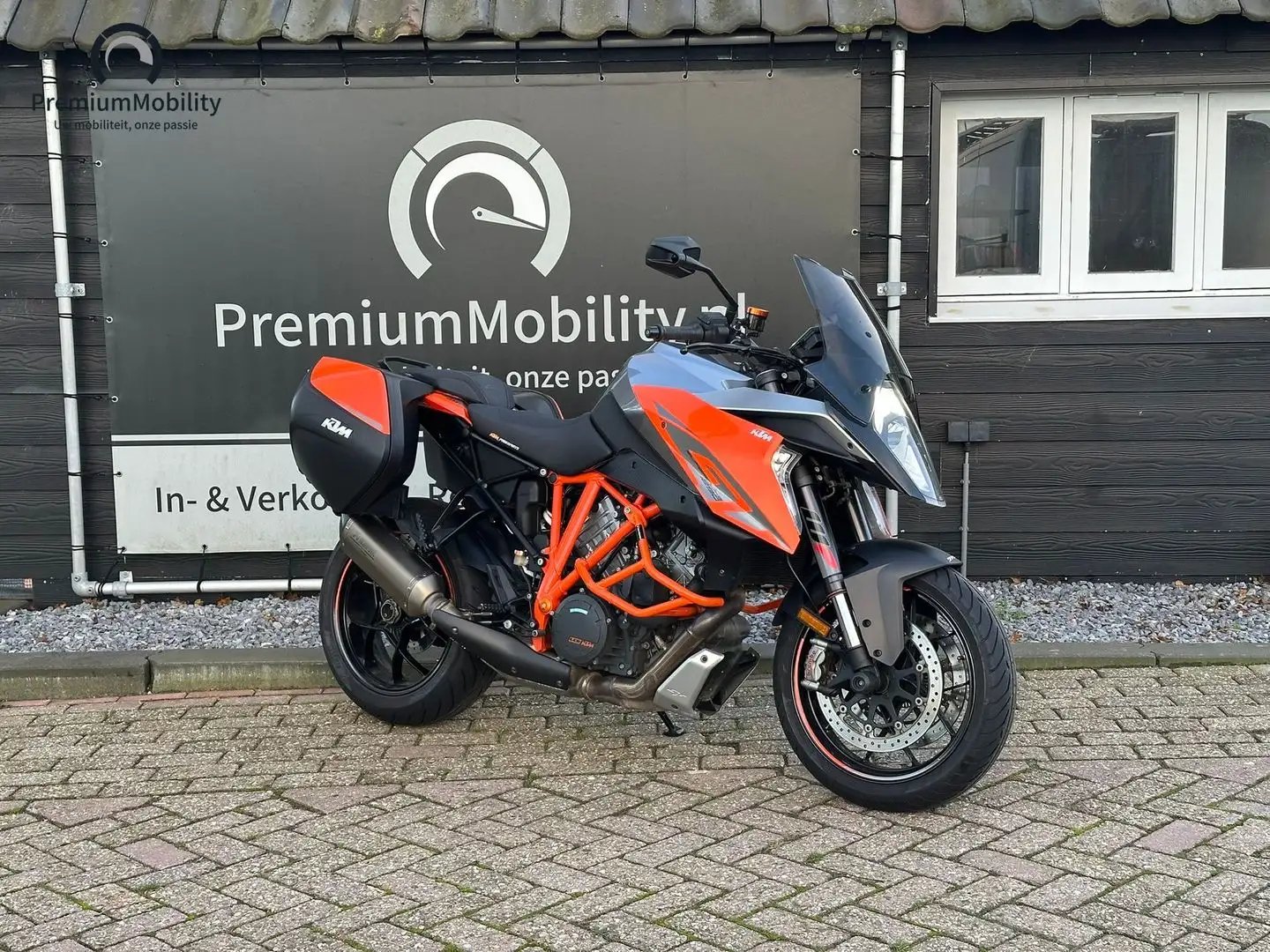 KTM 1290 Super Duke GT Oranje - 1