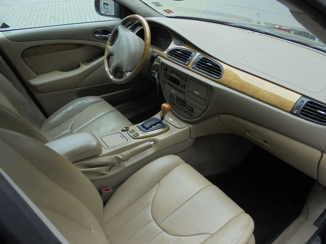 Jaguar S-Type 3.0 V6 EXECUTIVE staat in de Krim, foto 3