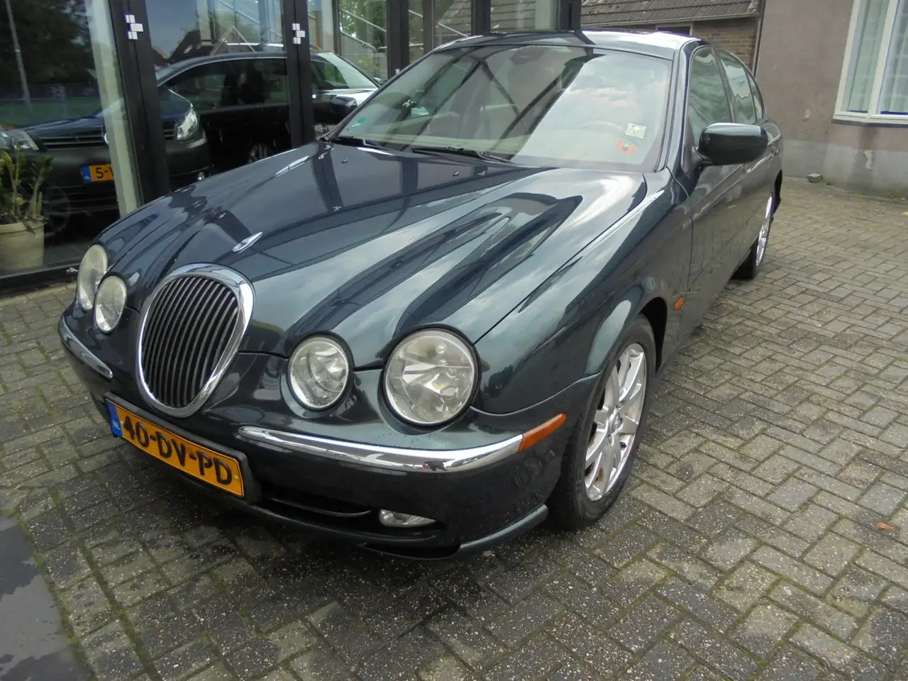 Jaguar S-Type 3.0 V6 EXECUTIVE staat in de Krim, foto 2