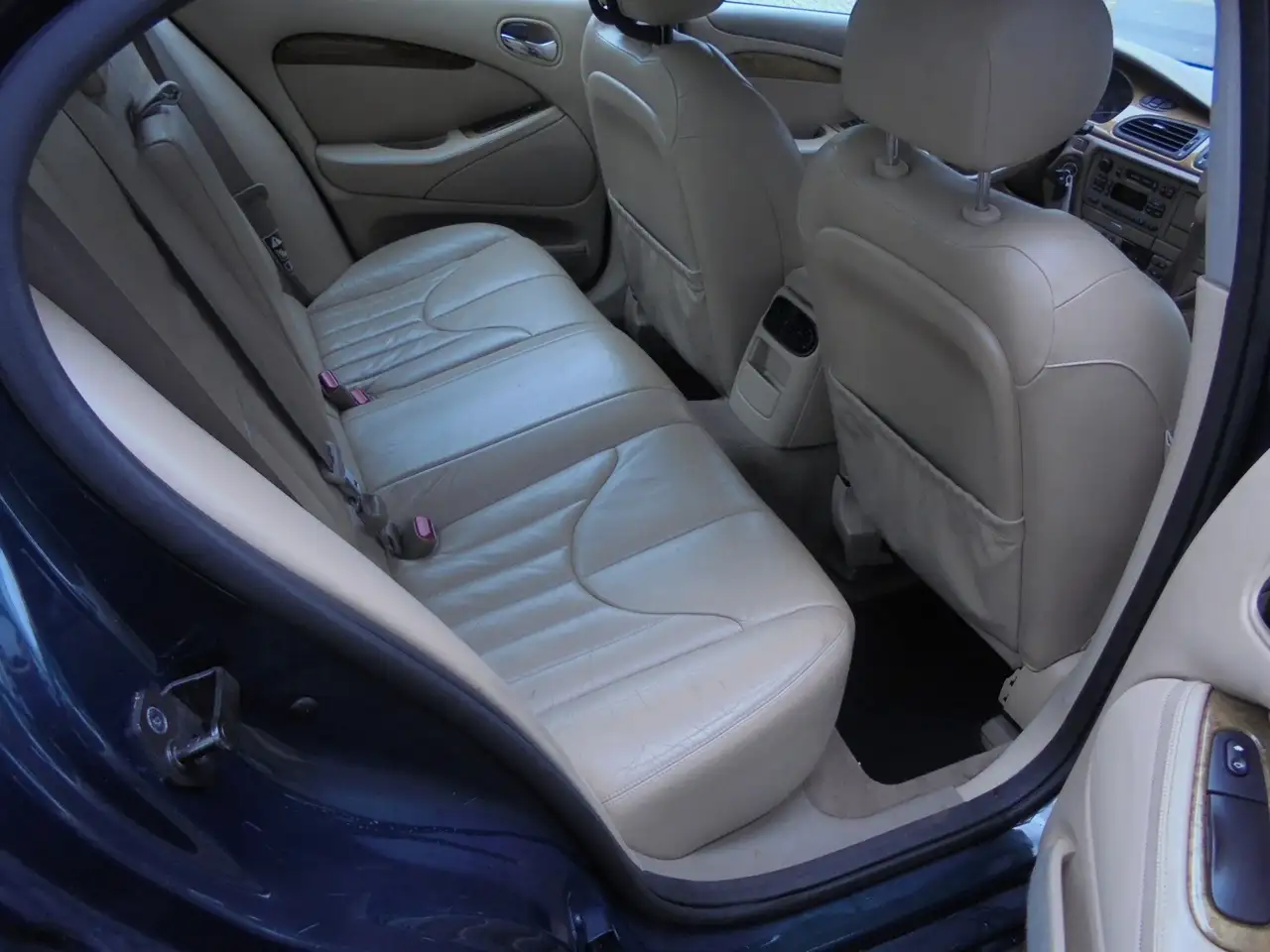 Jaguar S-Type 3.0 V6 EXECUTIVE staat in de Krim, foto 12