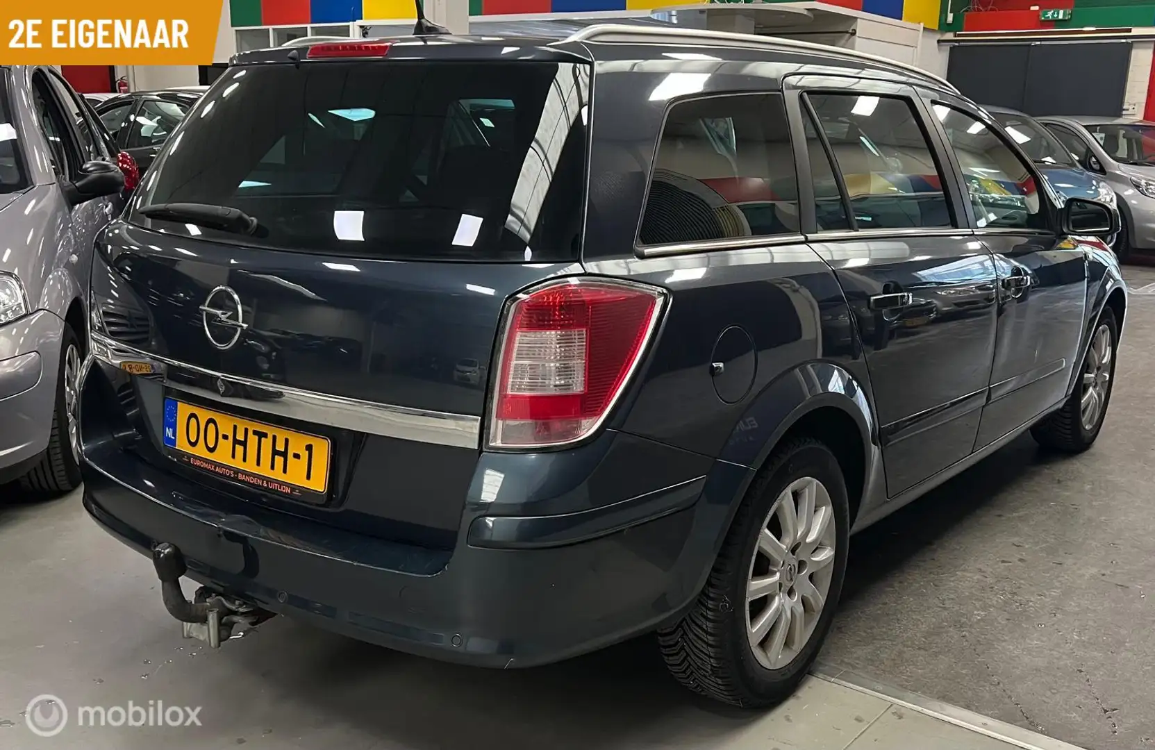 Opel Astra Wagon 1.6 Executive. NAP / Airco / Cruisecontr. Grau - 2