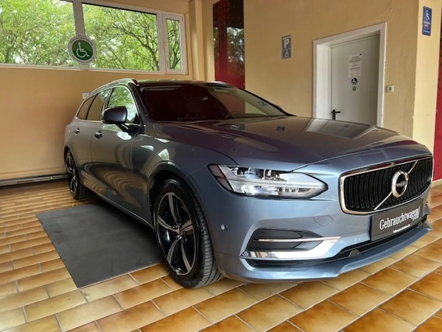 Volvo V90 Kombi T5 Momentum Autom. Leder Navi digCo LED 18" Bleu - 1