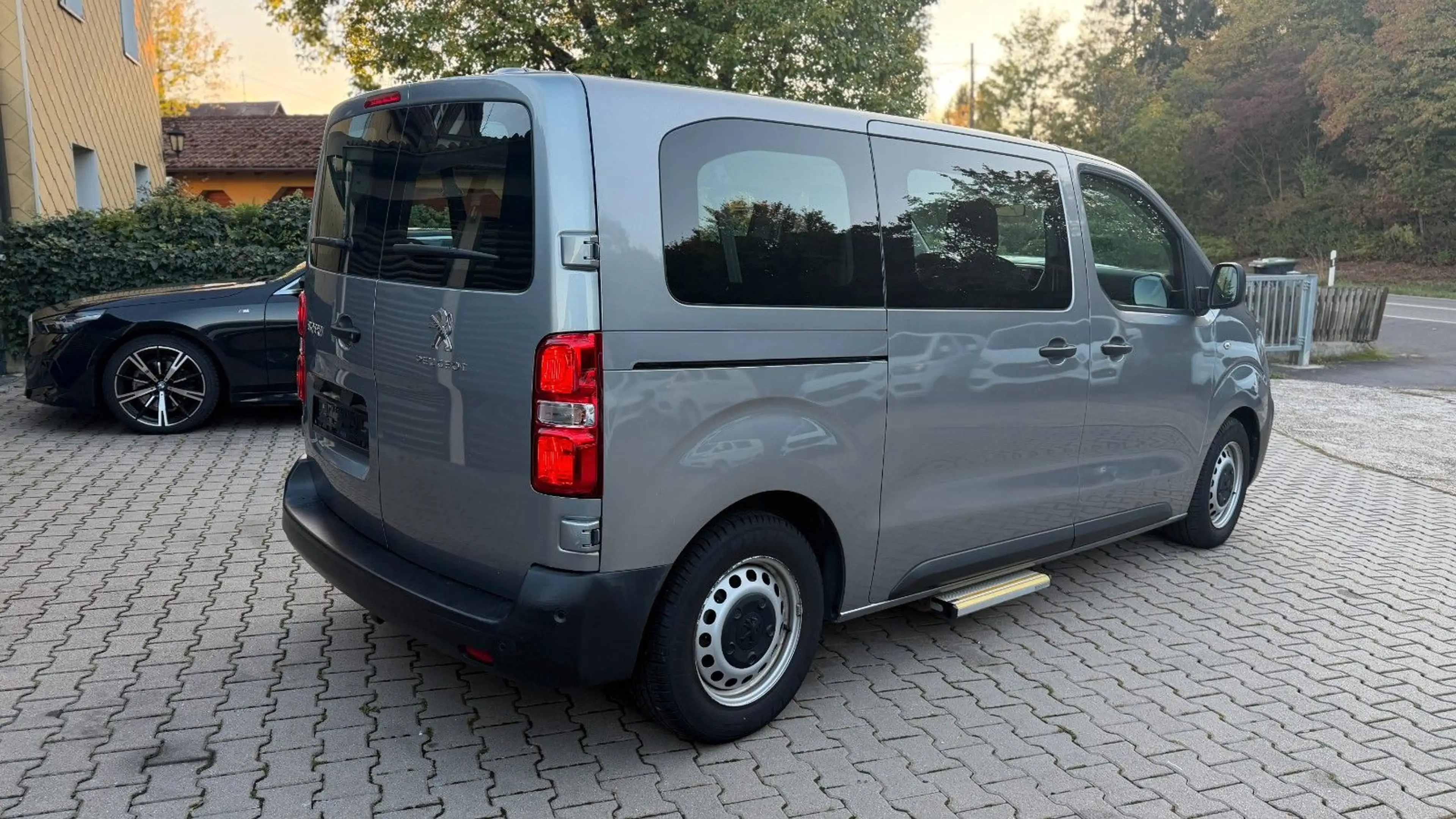Peugeot Expert Kombi L2 8-Sitzer/1H/32tkm/Navi/AHK/Klima — photo 6