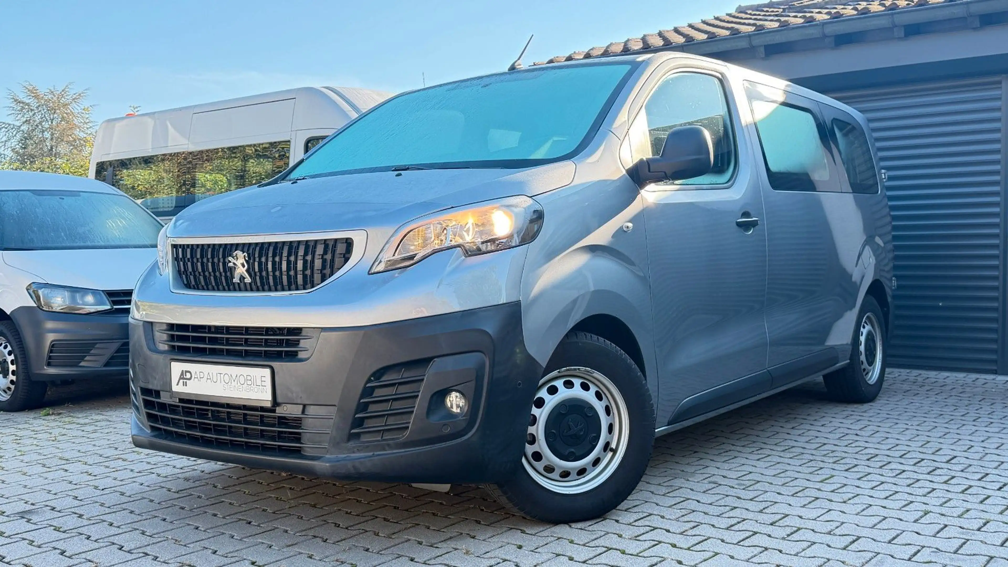 Peugeot Expert Kombi L2 8-Sitzer/1H/32tkm/Navi/AHK/Klima