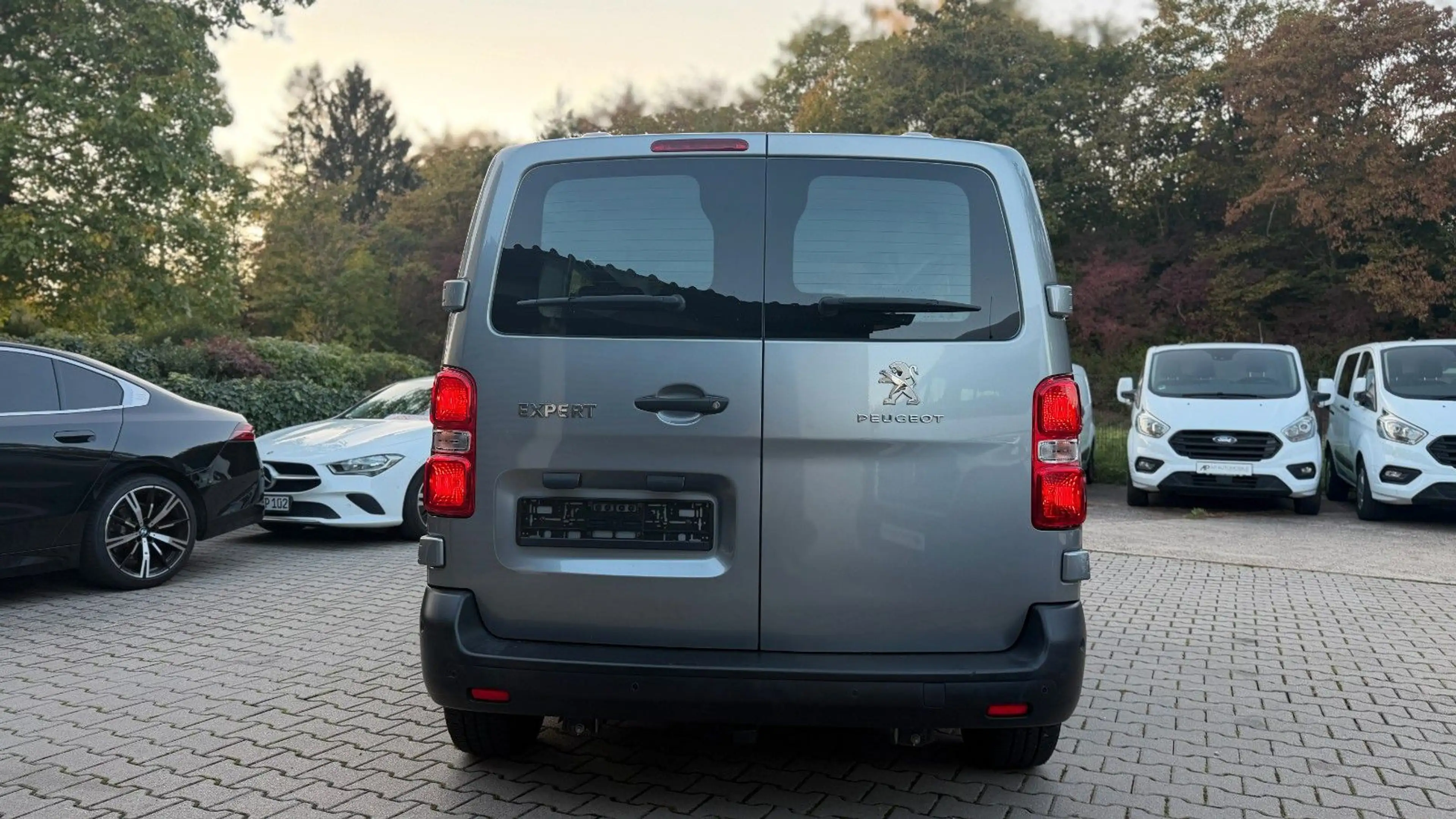 Peugeot Expert Kombi L2 8-Sitzer/1H/32tkm/Navi/AHK/Klima — photo 7