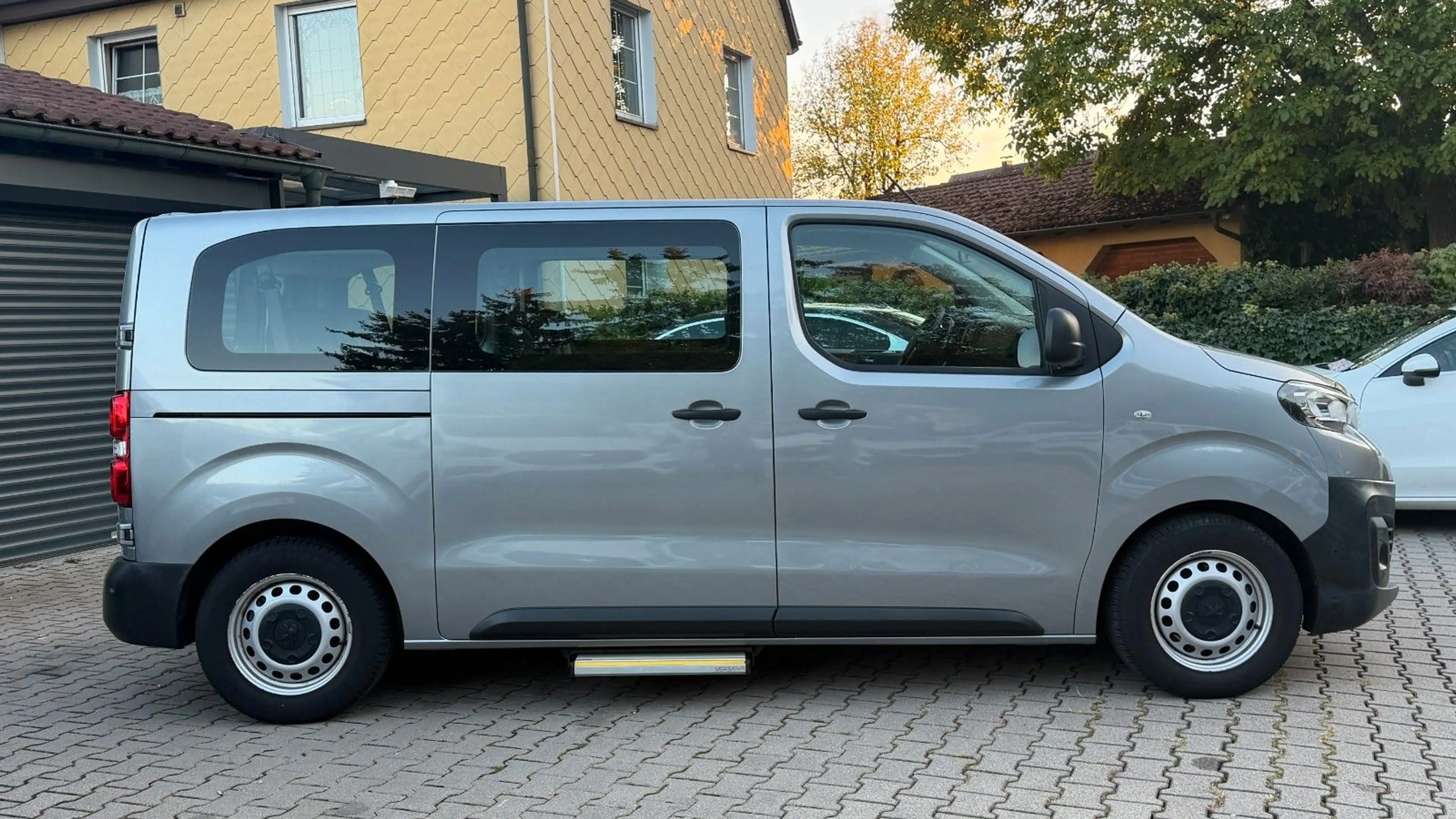 Peugeot Expert Kombi L2 8-Sitzer/1H/32tkm/Navi/AHK/Klima — photo 5