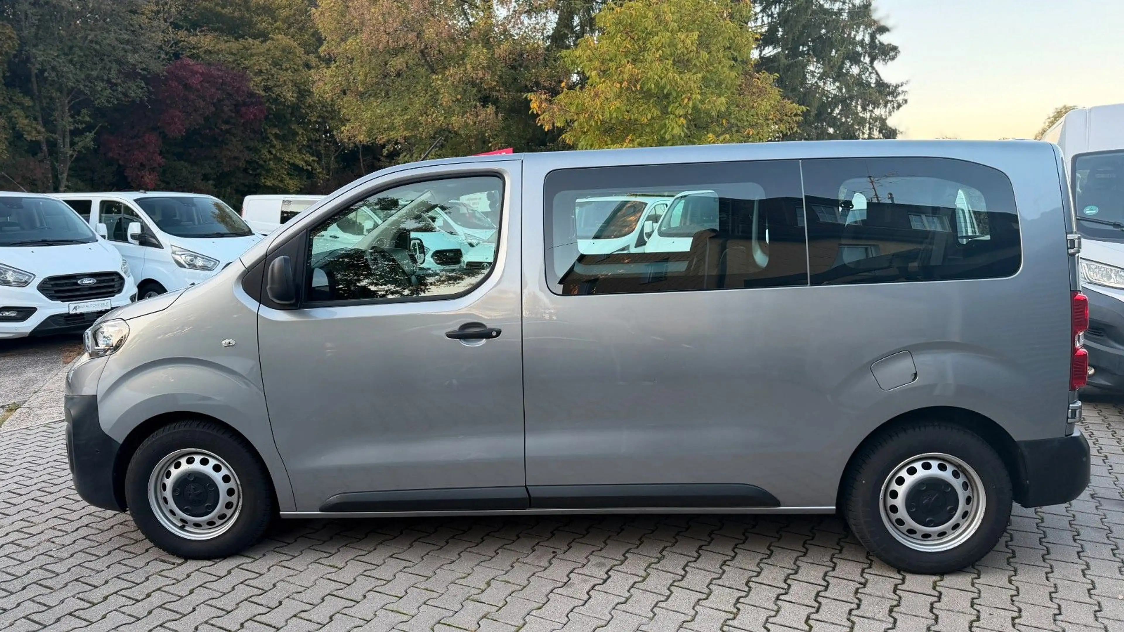 Peugeot Expert Kombi L2 8-Sitzer/1H/32tkm/Navi/AHK/Klima — photo 10