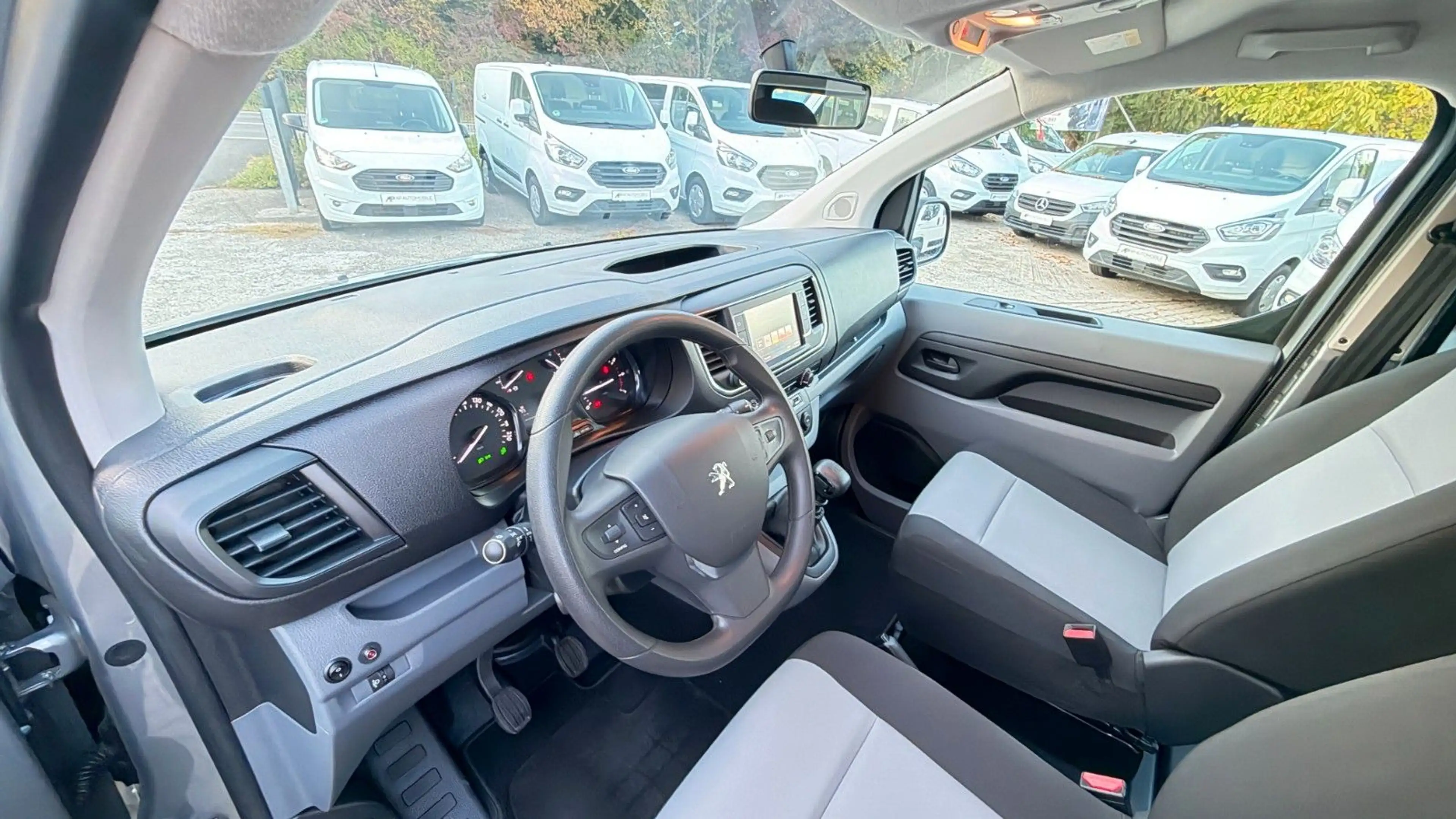 Peugeot Expert Kombi L2 8-Sitzer/1H/32tkm/Navi/AHK/Klima — photo 13