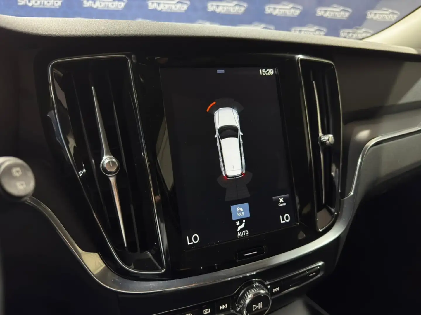 Volvo V60 D3 Momentum Aut. (4.75) Blanco - 2