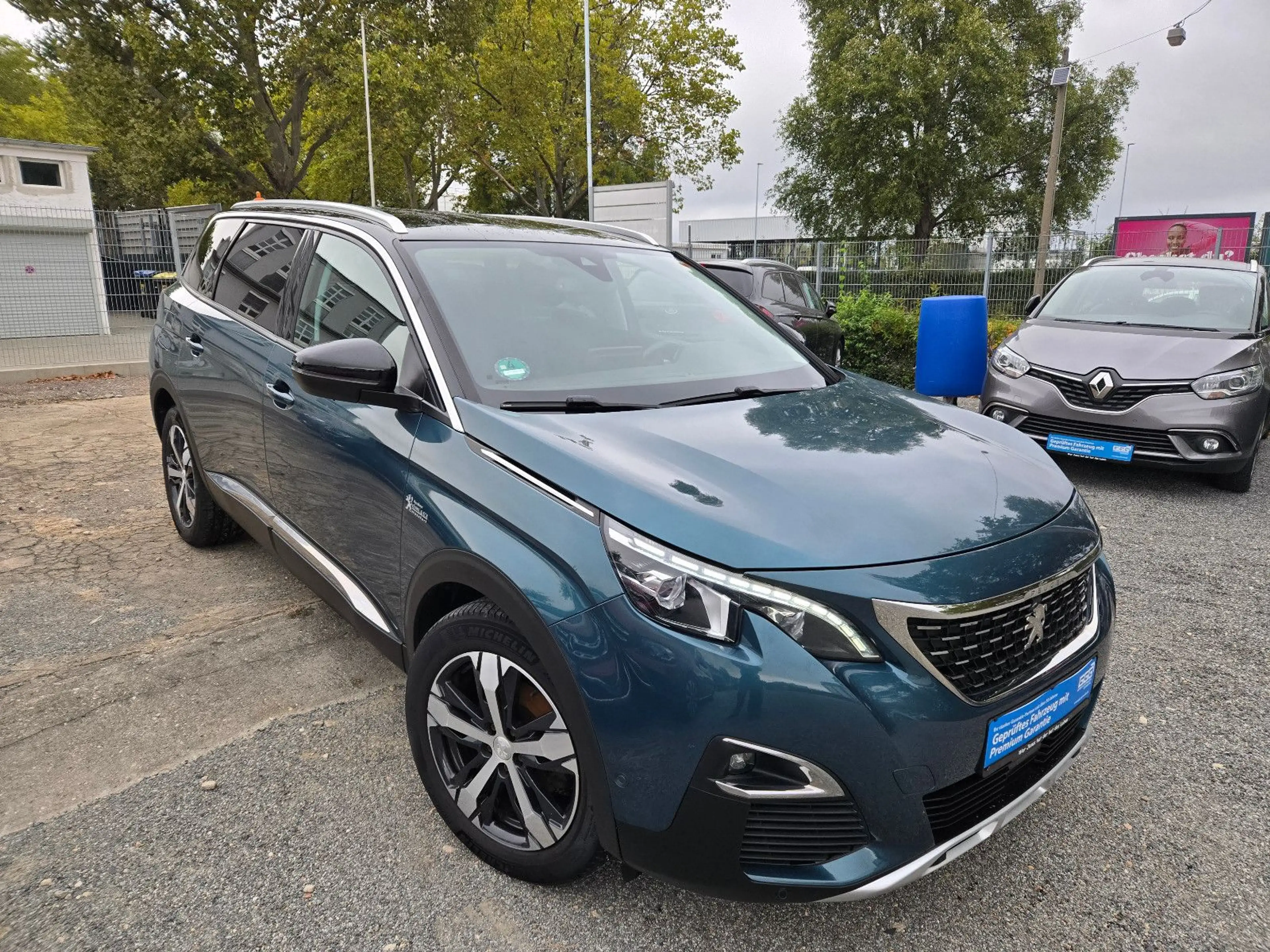 Peugeot 5008 Allure / 7 Sitzer / Leder / LED / AHK — photo 10