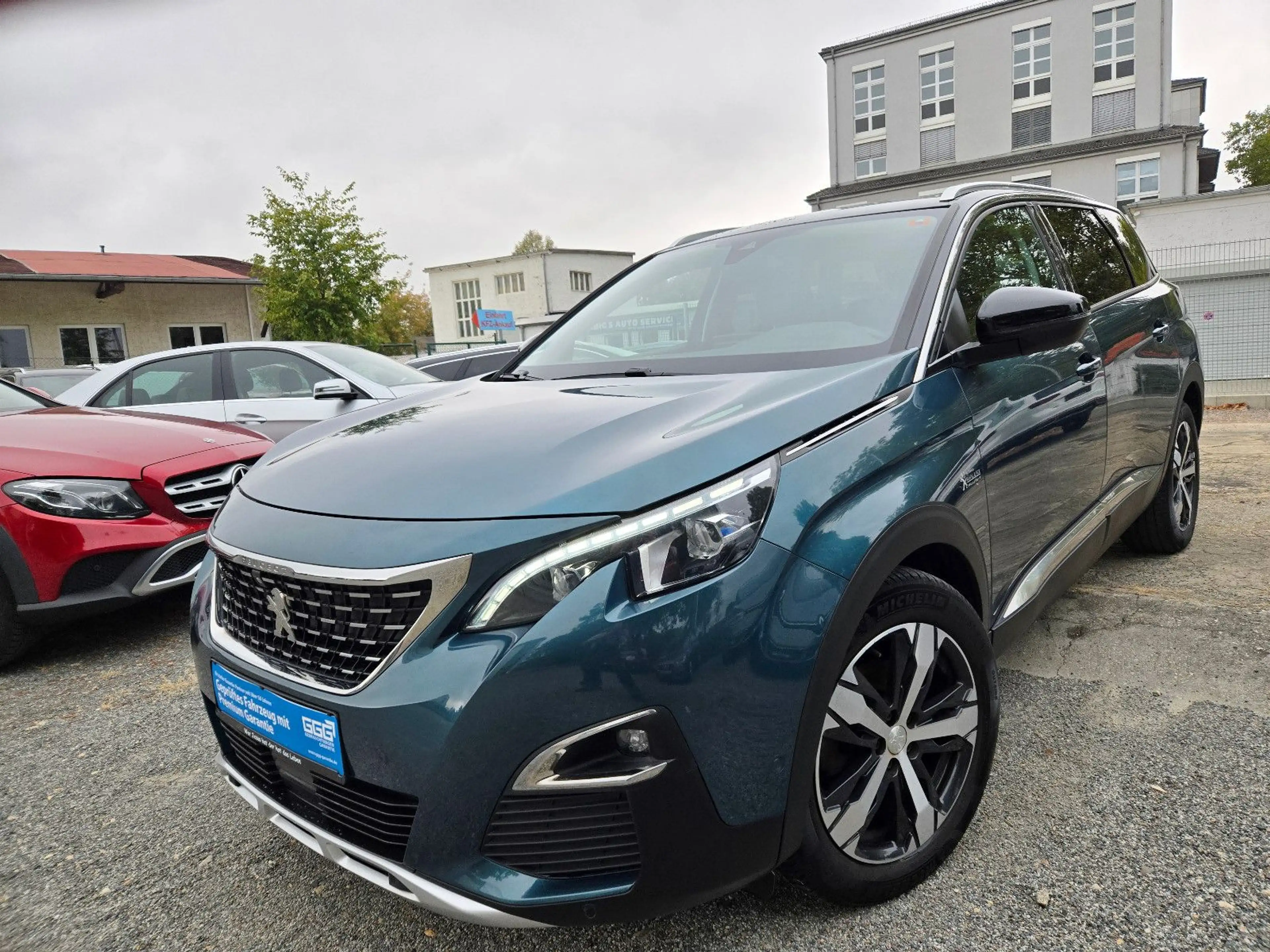 Peugeot 5008 Allure / 7 Sitzer / Leder / LED / AHK