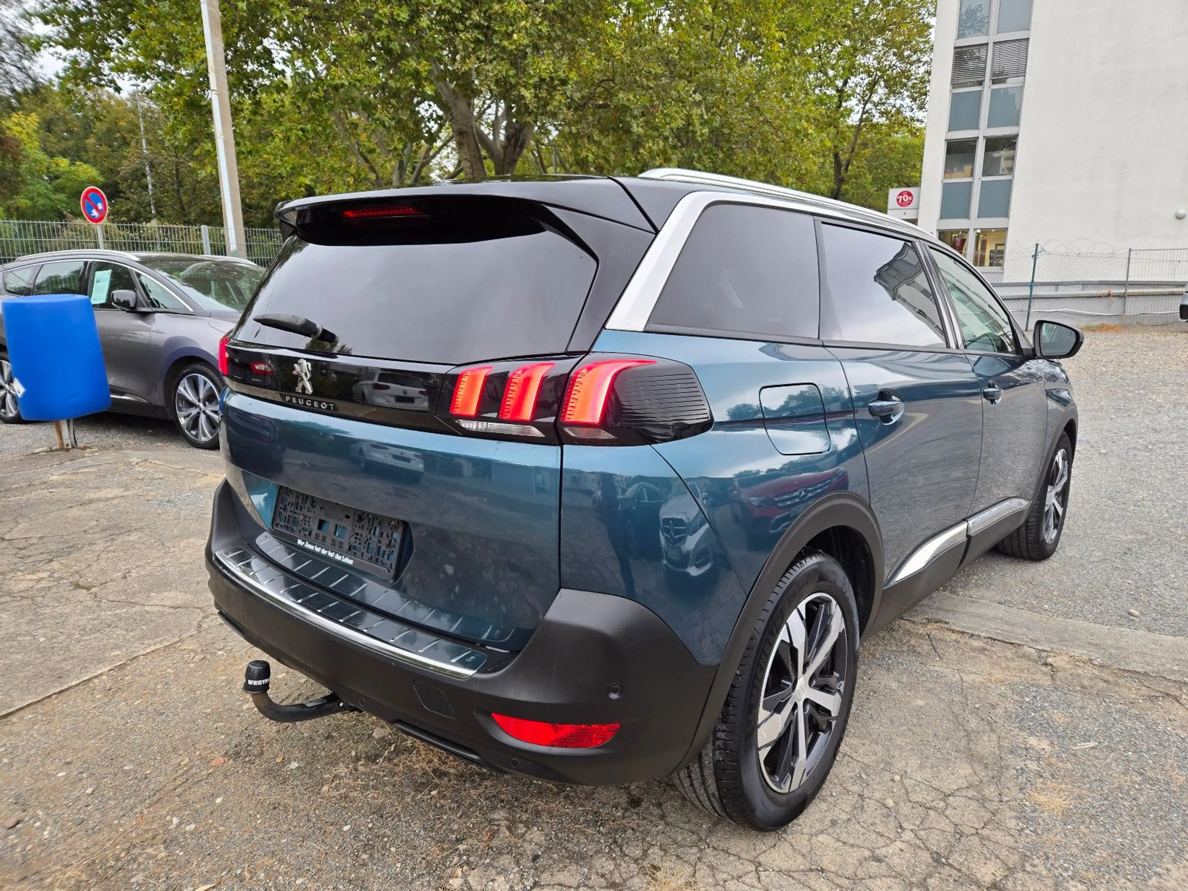 Peugeot 5008 Allure / 7 Sitzer / Leder / LED / AHK — photo 7