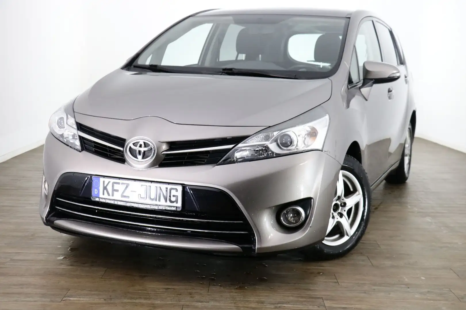 Toyota Verso SkyView Edition*HU/AU+Service neu*Panorama - 1