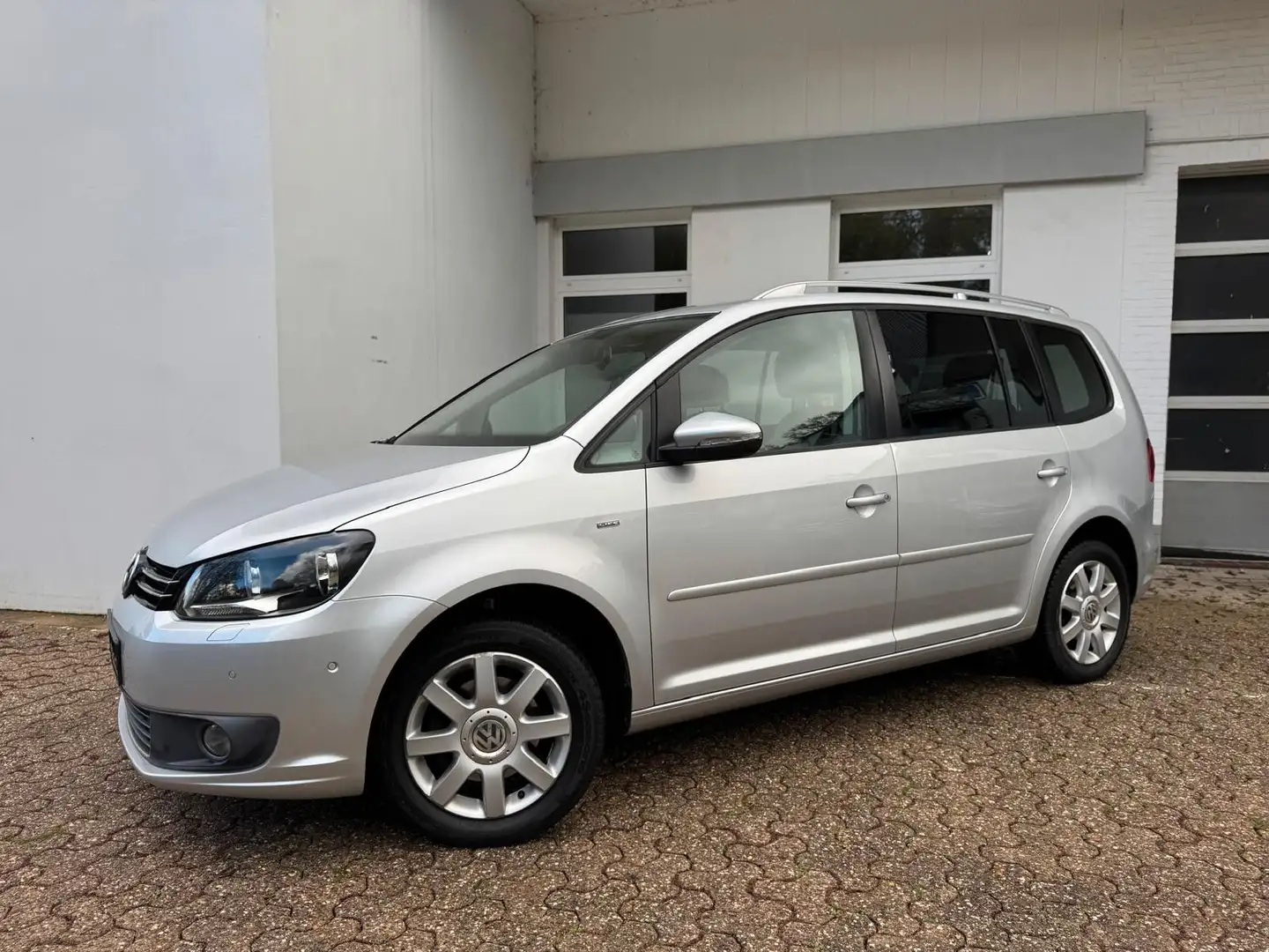 Volkswagen Touran 1.2 TSI Life Navi MFL HU+SERVICE Neu! Argent - 2