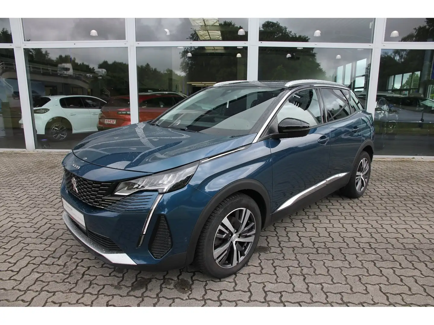 Peugeot 3008 Allure Pack PT 130 EAT8 RFK Navi Blau - 1