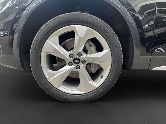 Audi Q5 view 7