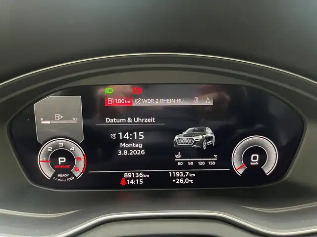 Audi Q5 view 10