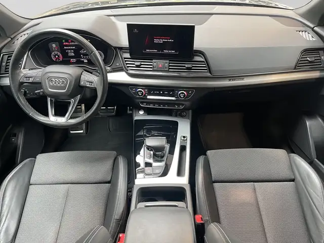 Audi Q5 view 5
