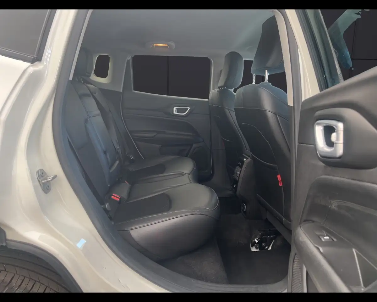 Jeep Compass 1.3 Turbo T4 240 CV PHEV AT6 4xe Trailhawk, миниатюра 17