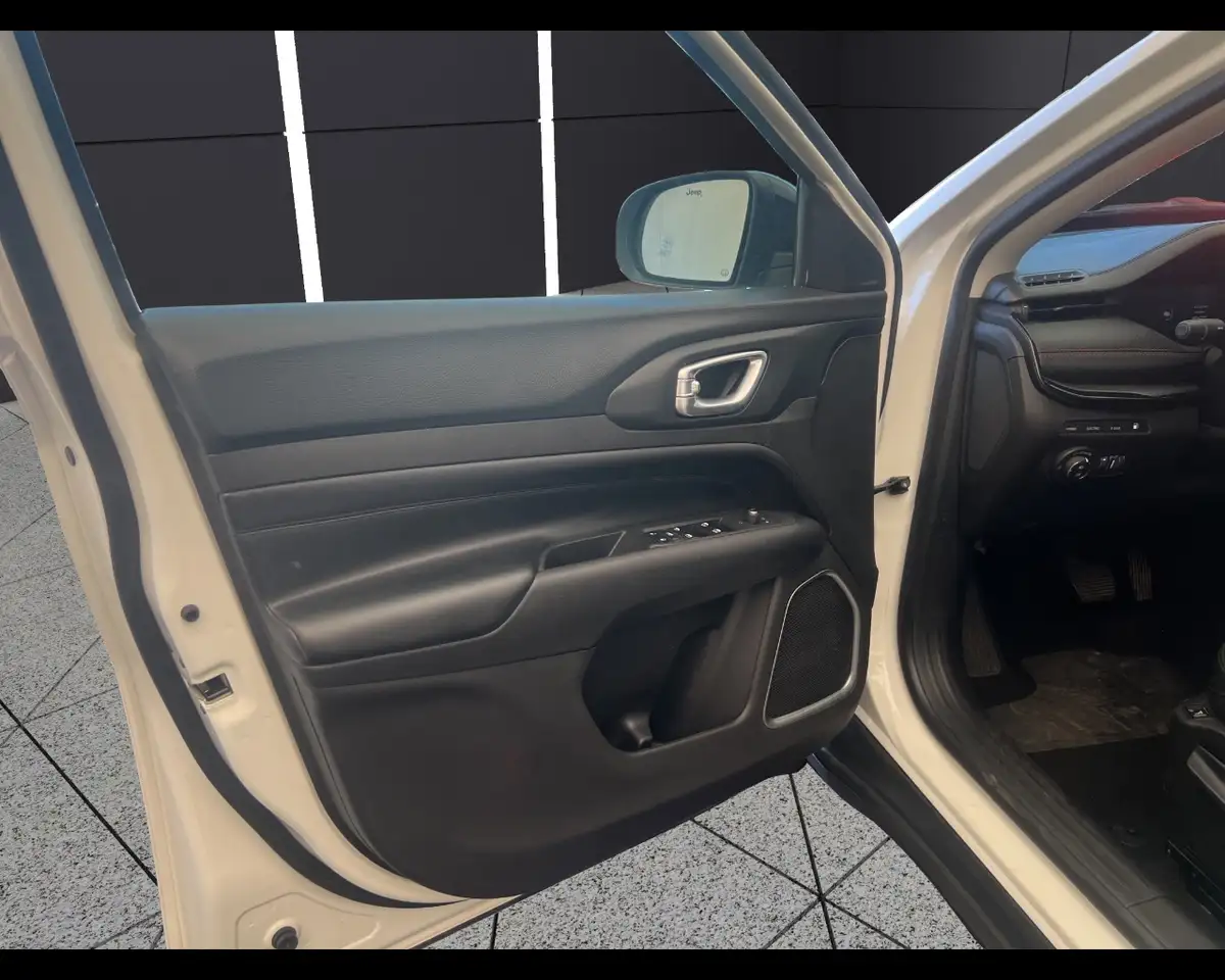Jeep Compass 1.3 Turbo T4 240 CV PHEV AT6 4xe Trailhawk, миниатюра 14