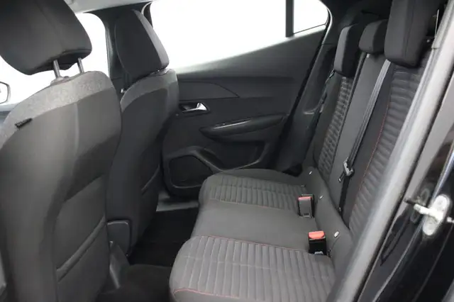 Peugeot 2008 view 5
