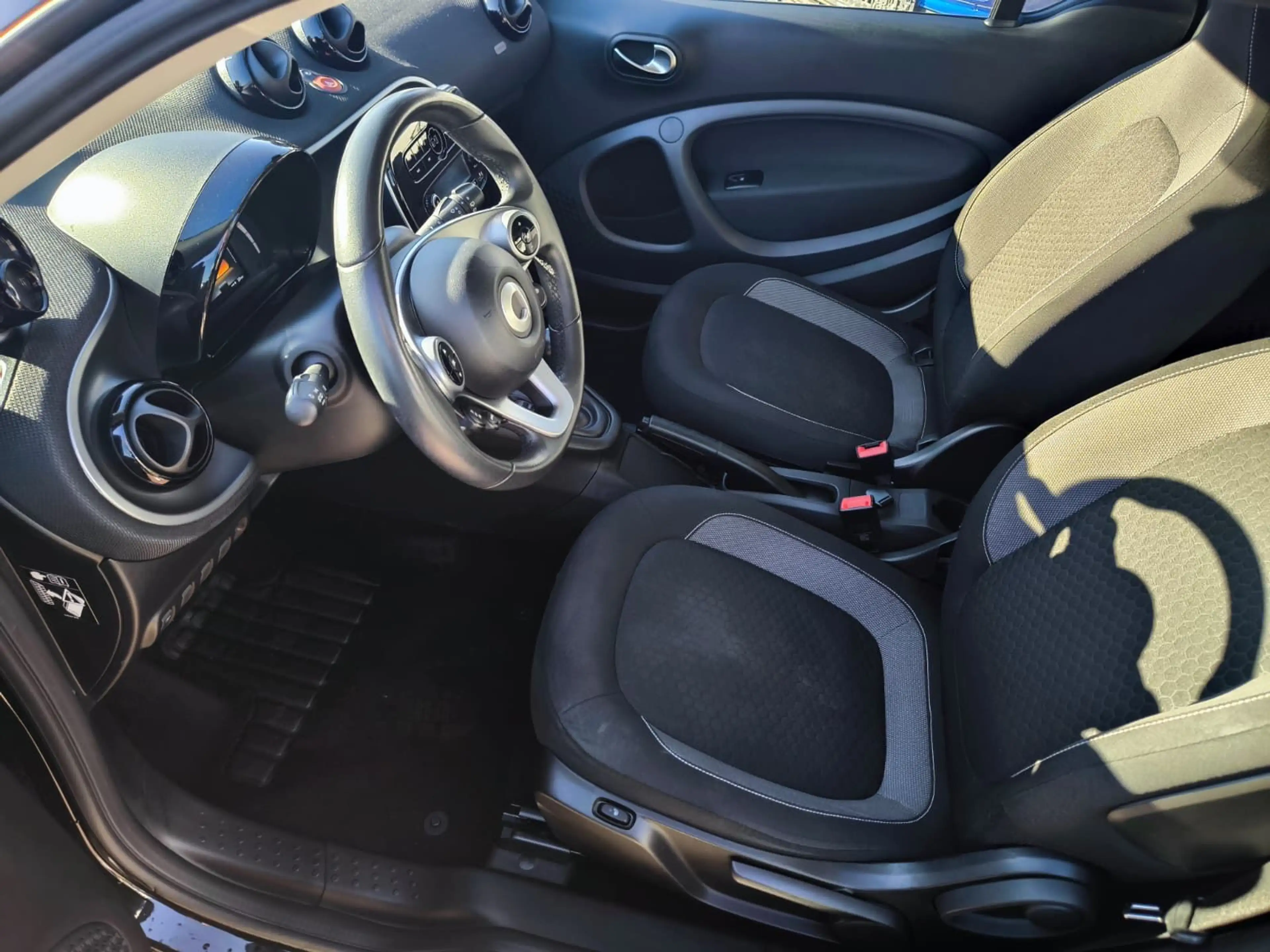 smart forTwo Fortwo EQ Schnelllade/Sitzheizung — photo 9