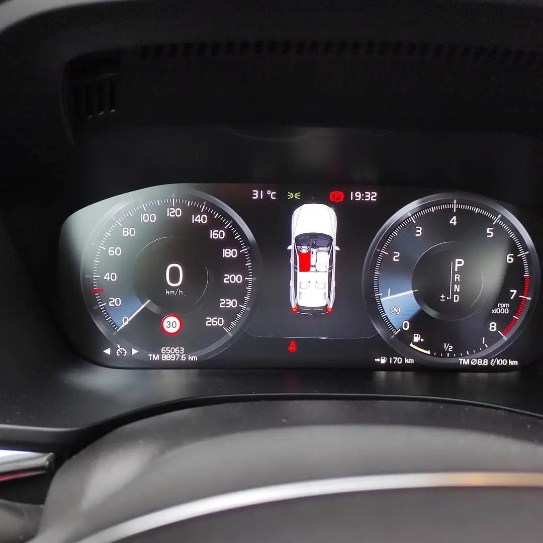 Volvo XC60 MomentumProT4Benzine,+Winterbandenset+Trekhaak Bej - 1