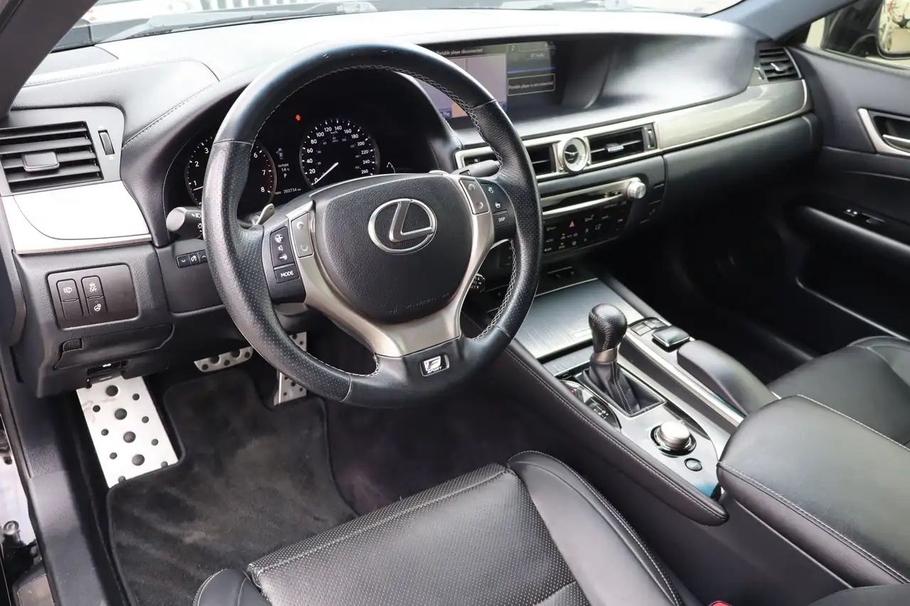 Lexus GS photo Lexus GS